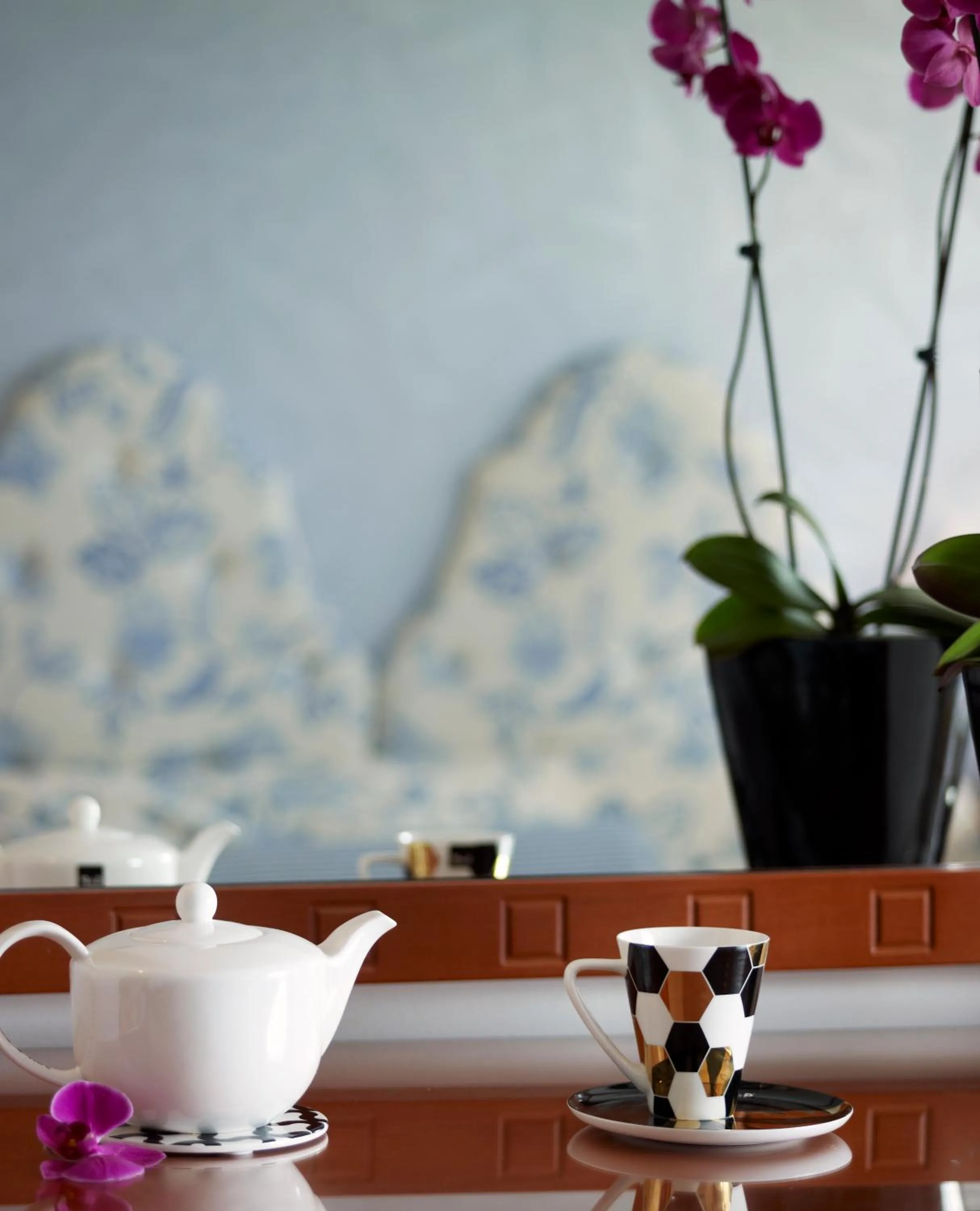 Decorative detail in Serita Beach Hotel