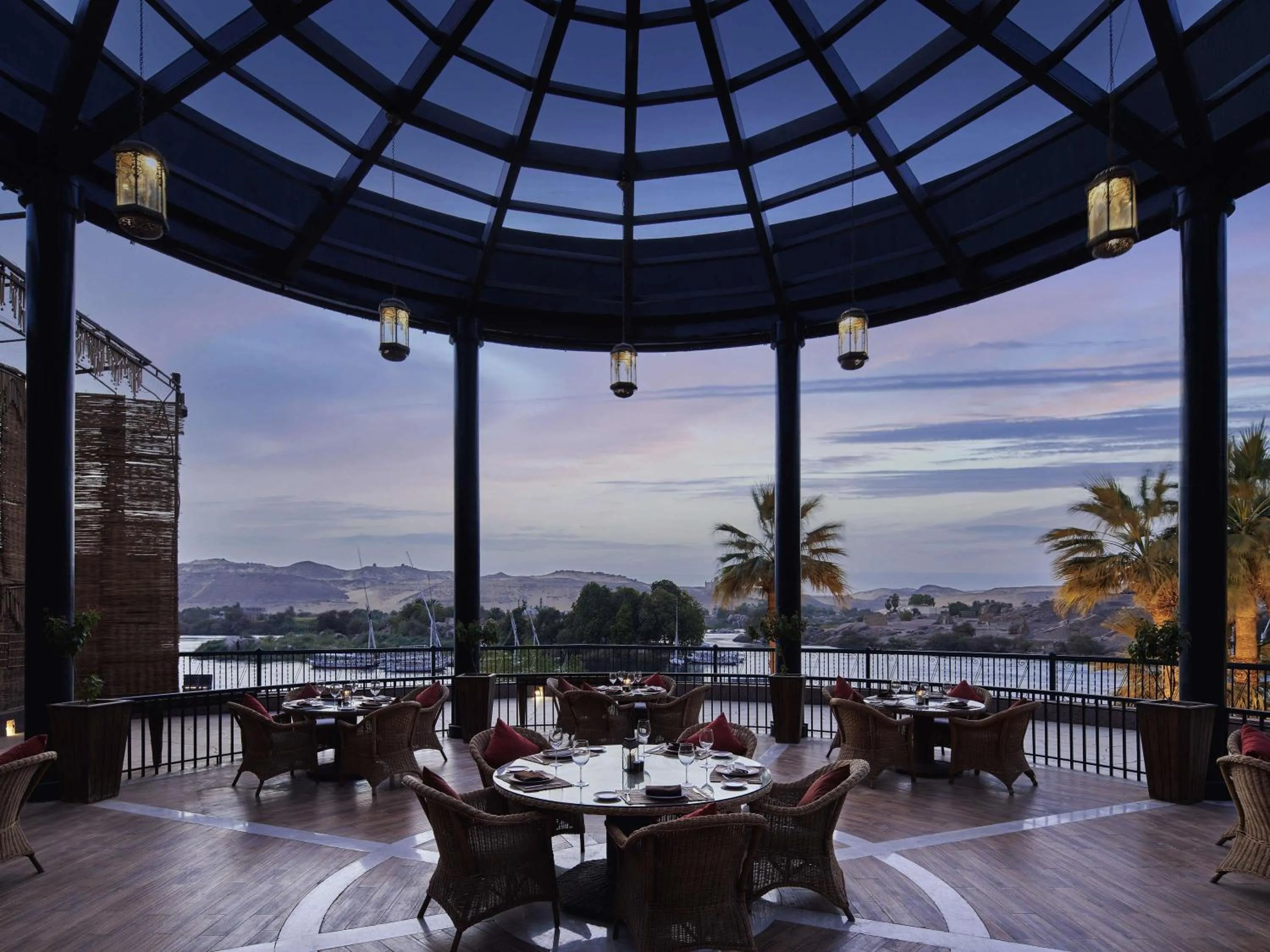 Restaurant/places to eat in Sofitel Legend Old Cataract