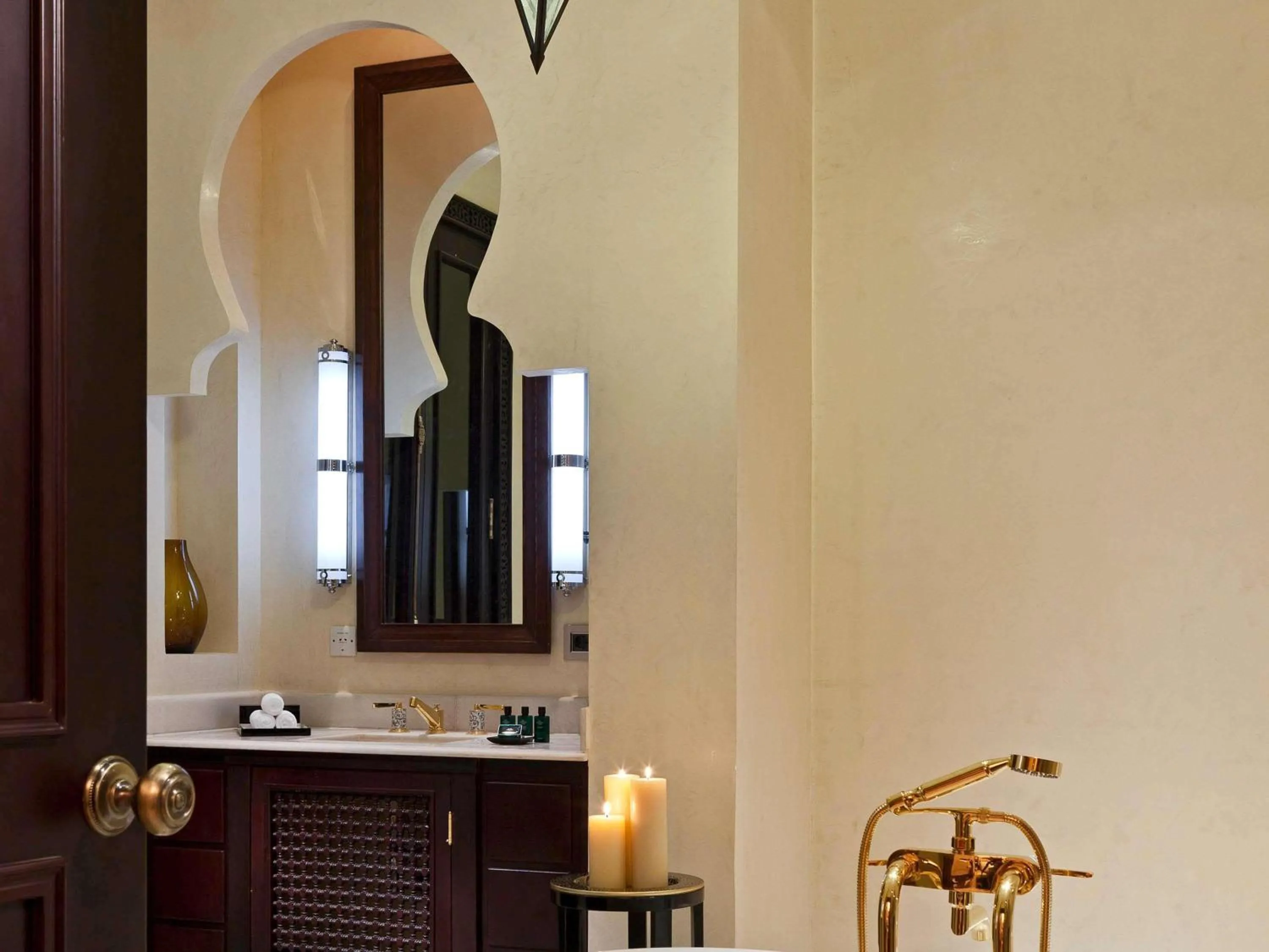 Bedroom in Sofitel Legend Old Cataract