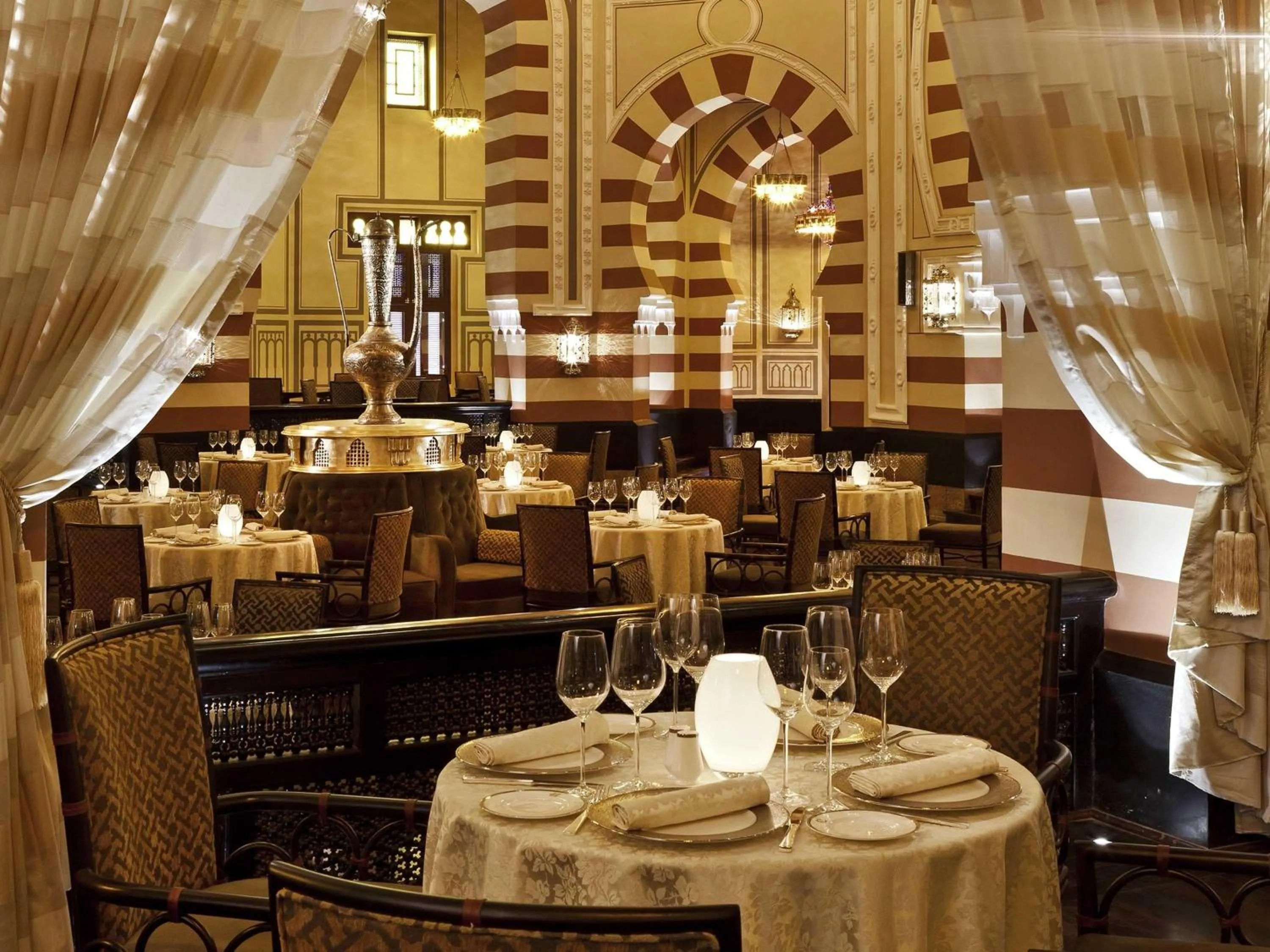 Restaurant/places to eat in Sofitel Legend Old Cataract