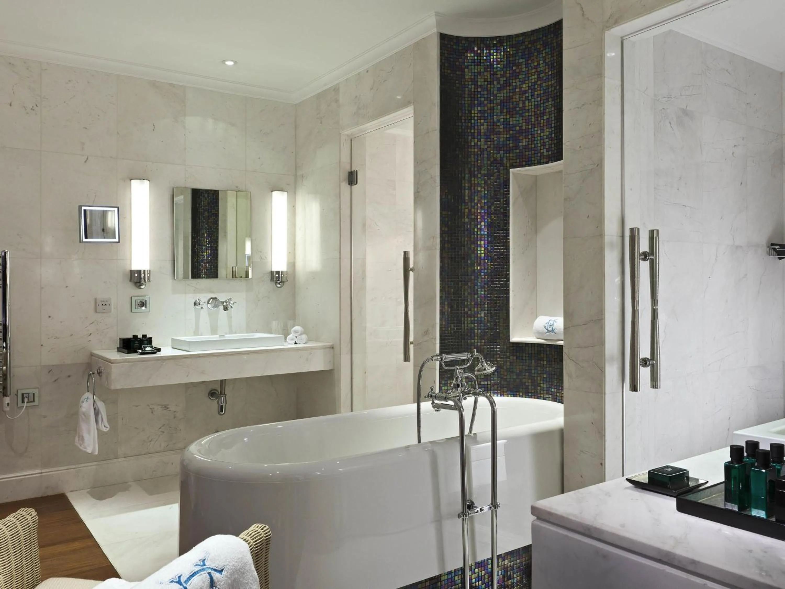 Photo of the whole room in Sofitel Legend Old Cataract