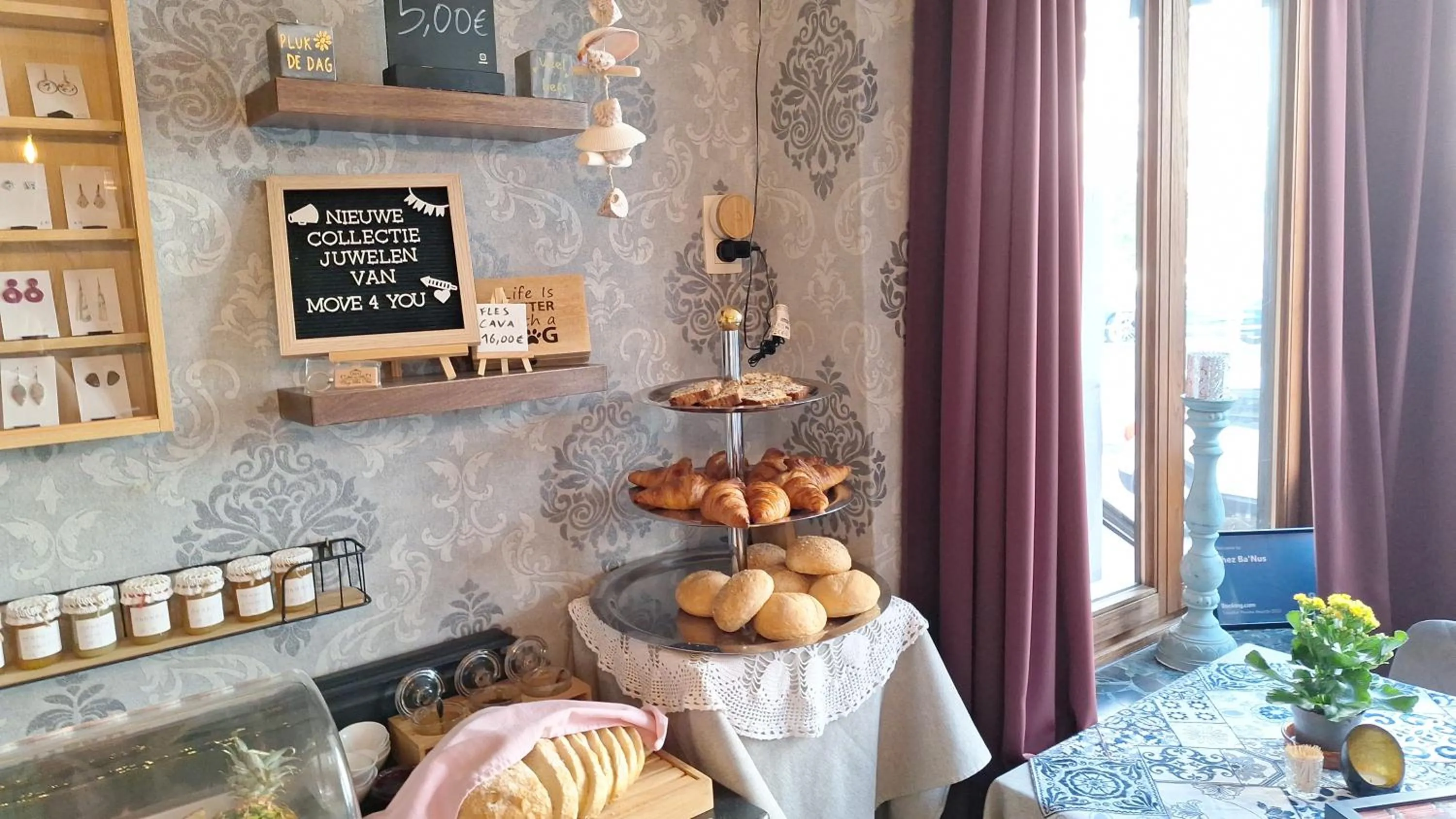 Food in "Chez Ba'Nus"