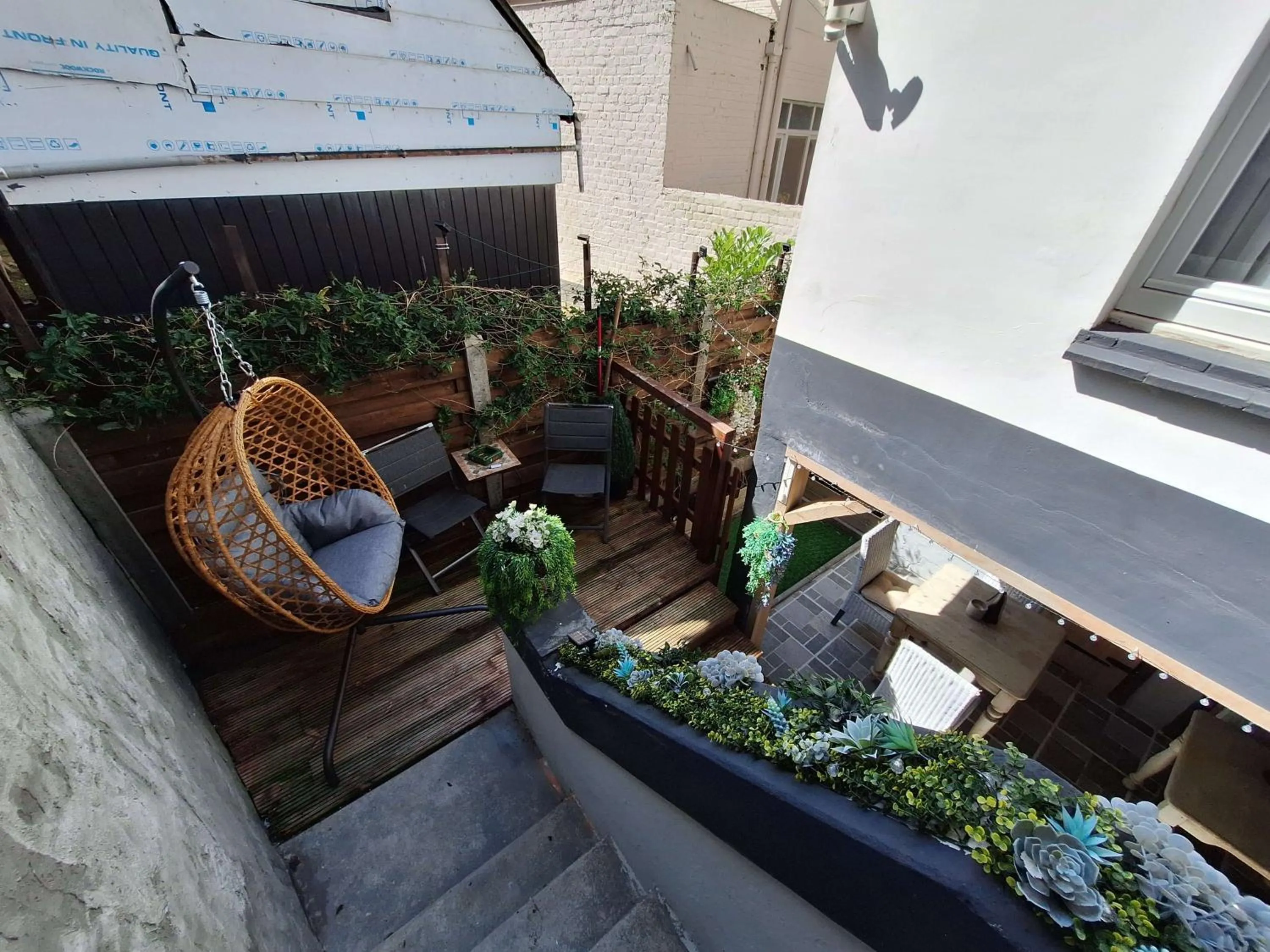 Patio in "Chez Ba'Nus"