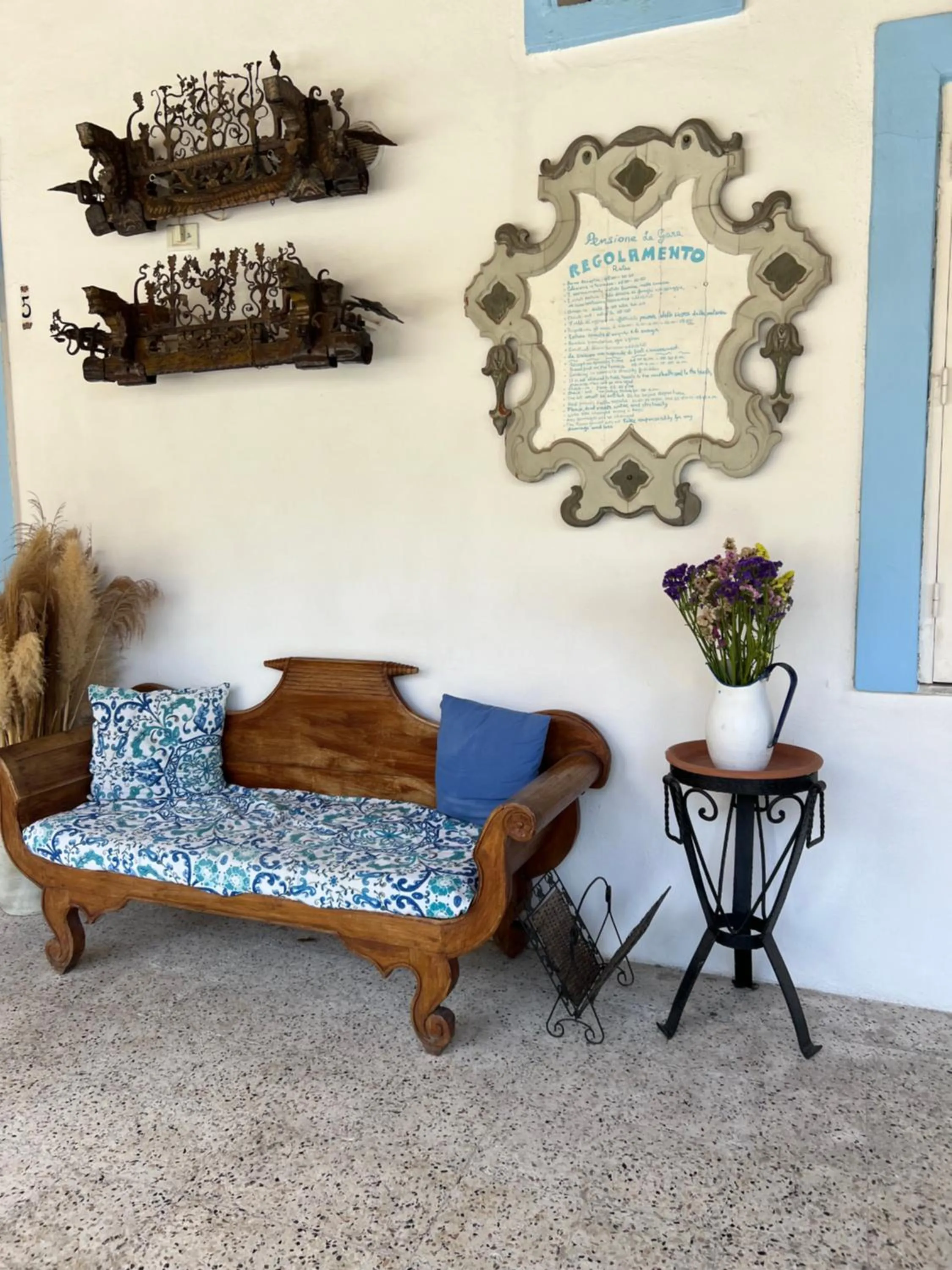 Decorative detail in La Giara