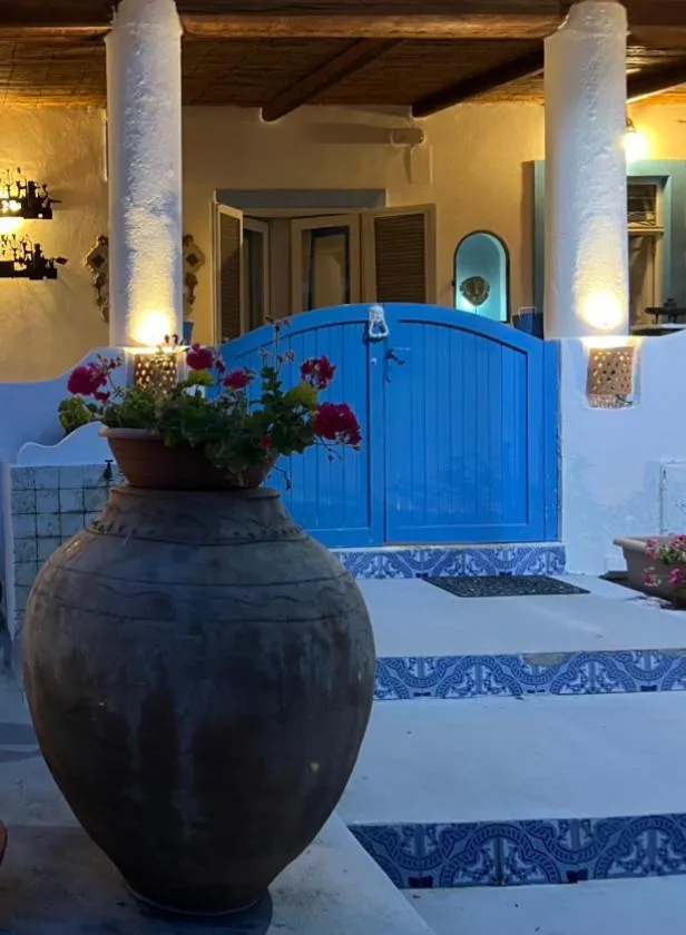 Facade/entrance in La Giara