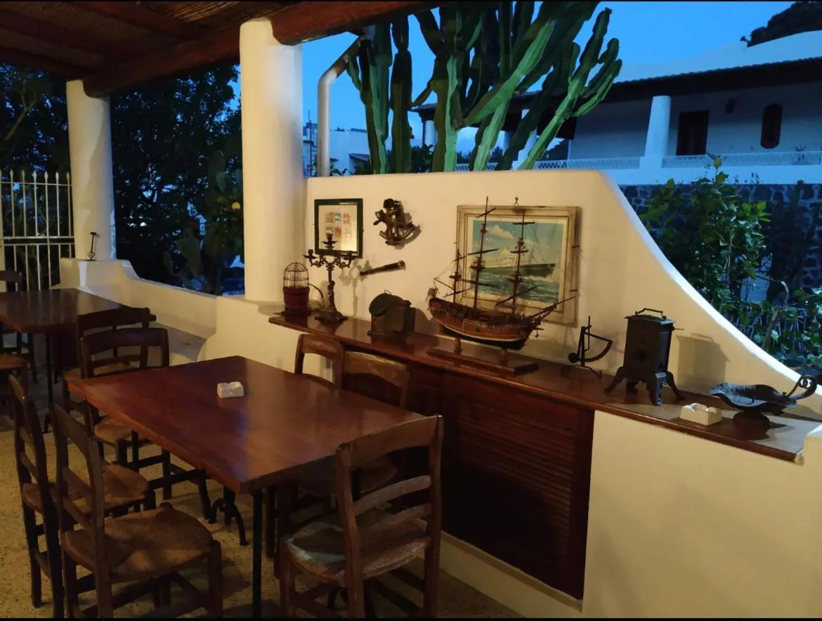 Decorative detail in La Giara