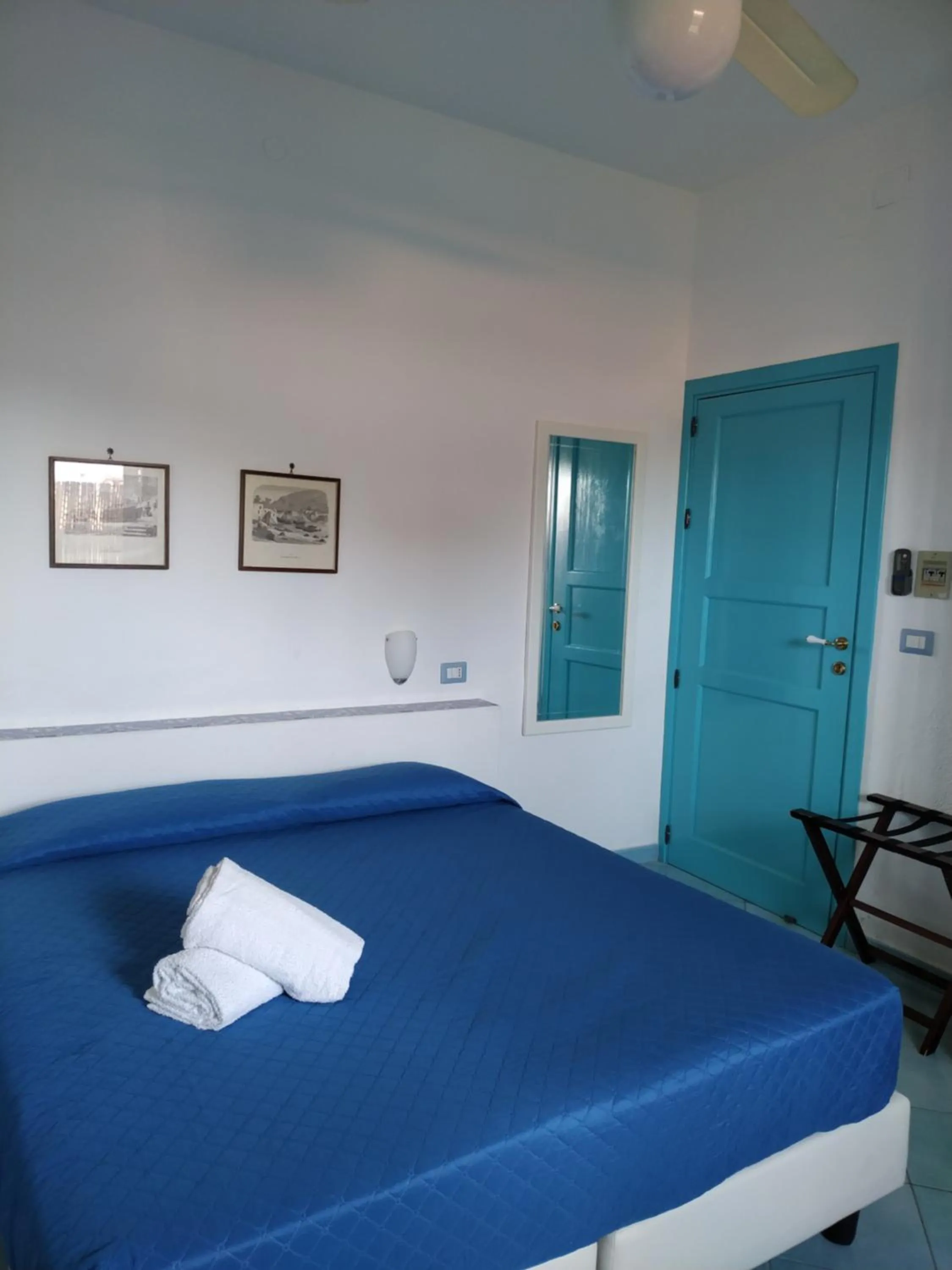 Photo of the whole room in La Giara