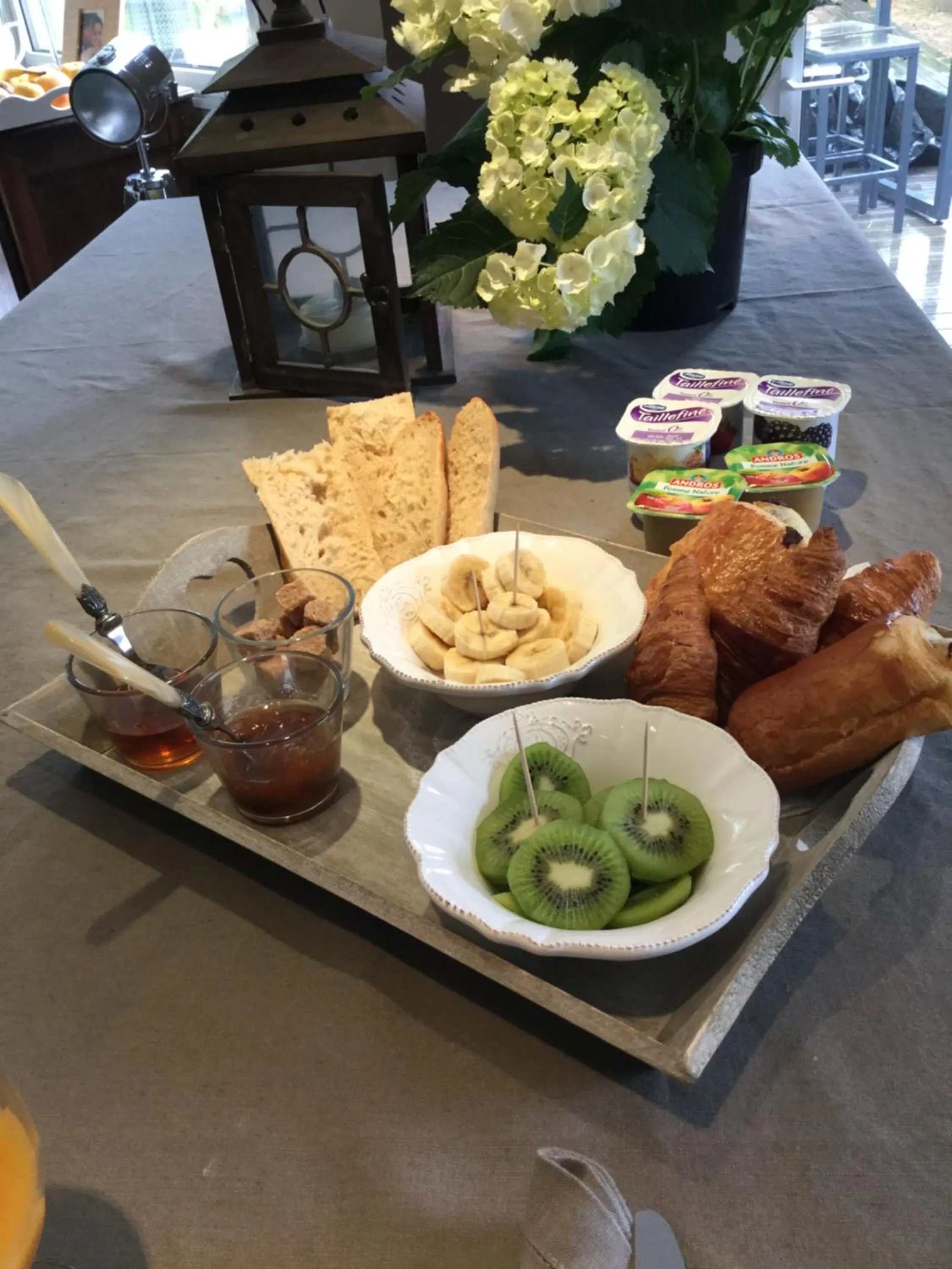 Breakfast in La Maison des Eaux Claires