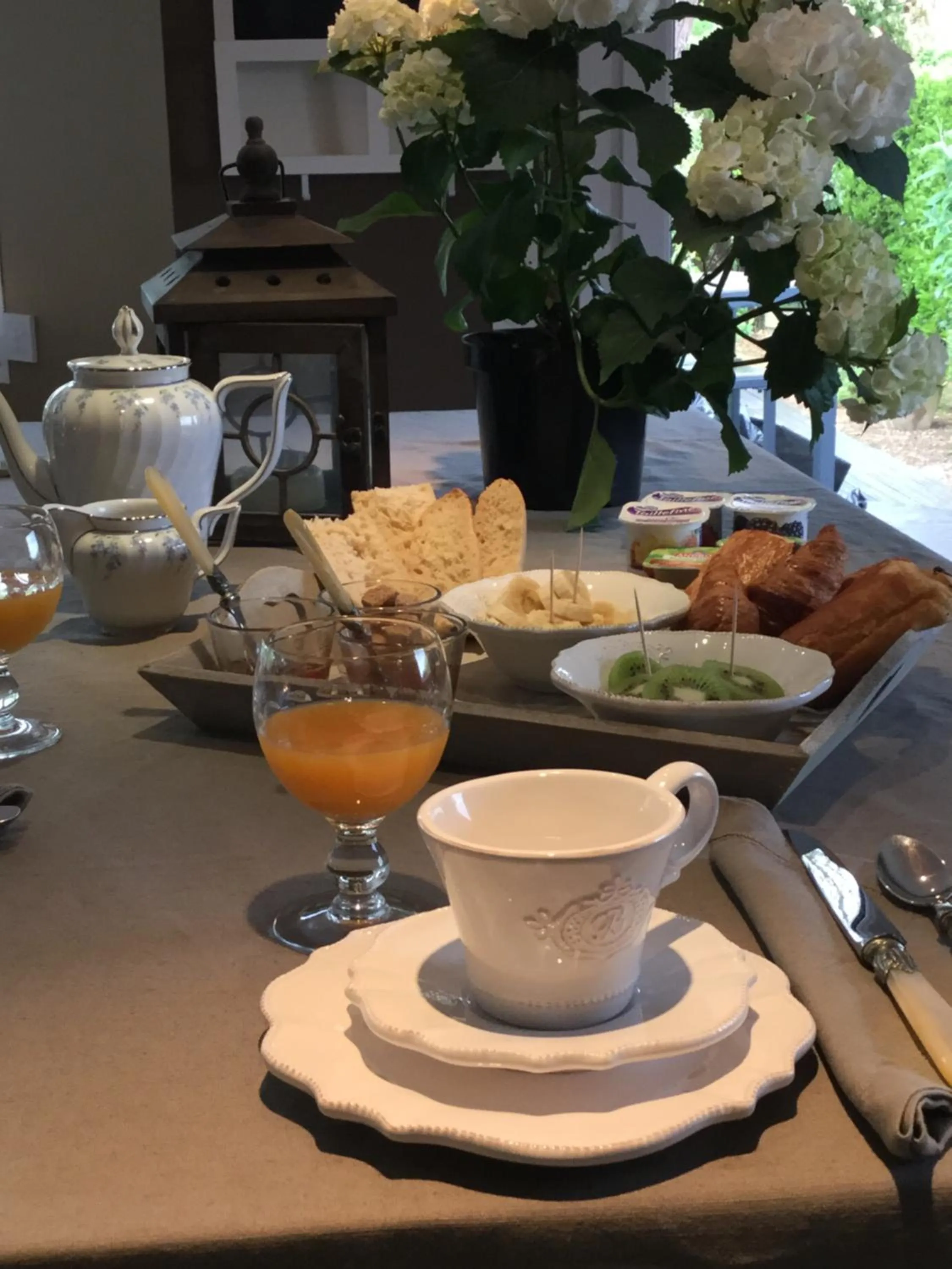 Breakfast in La Maison des Eaux Claires