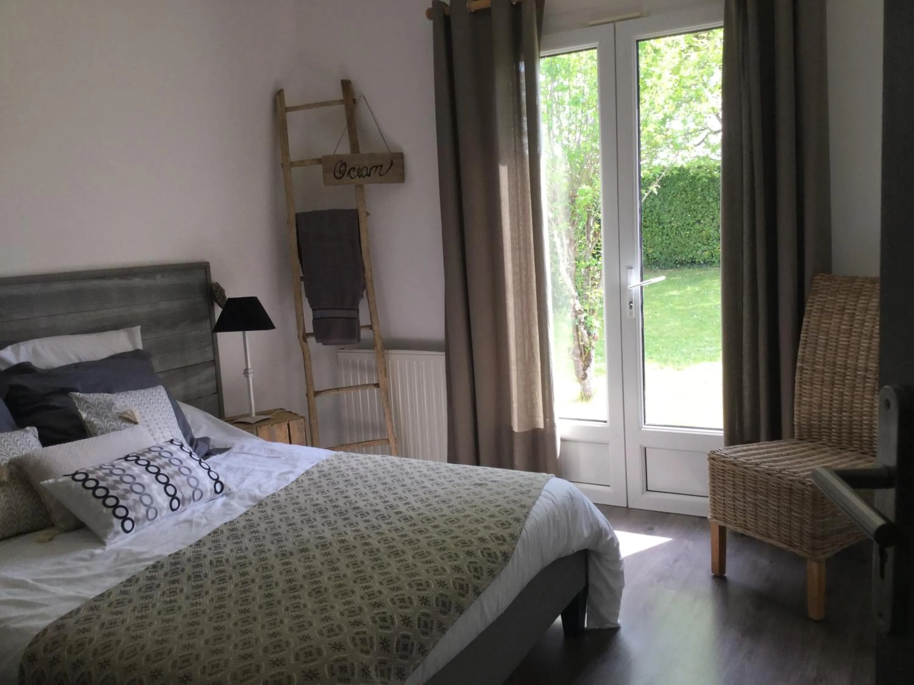 Photo of the whole room, Bed in La Maison des Eaux Claires