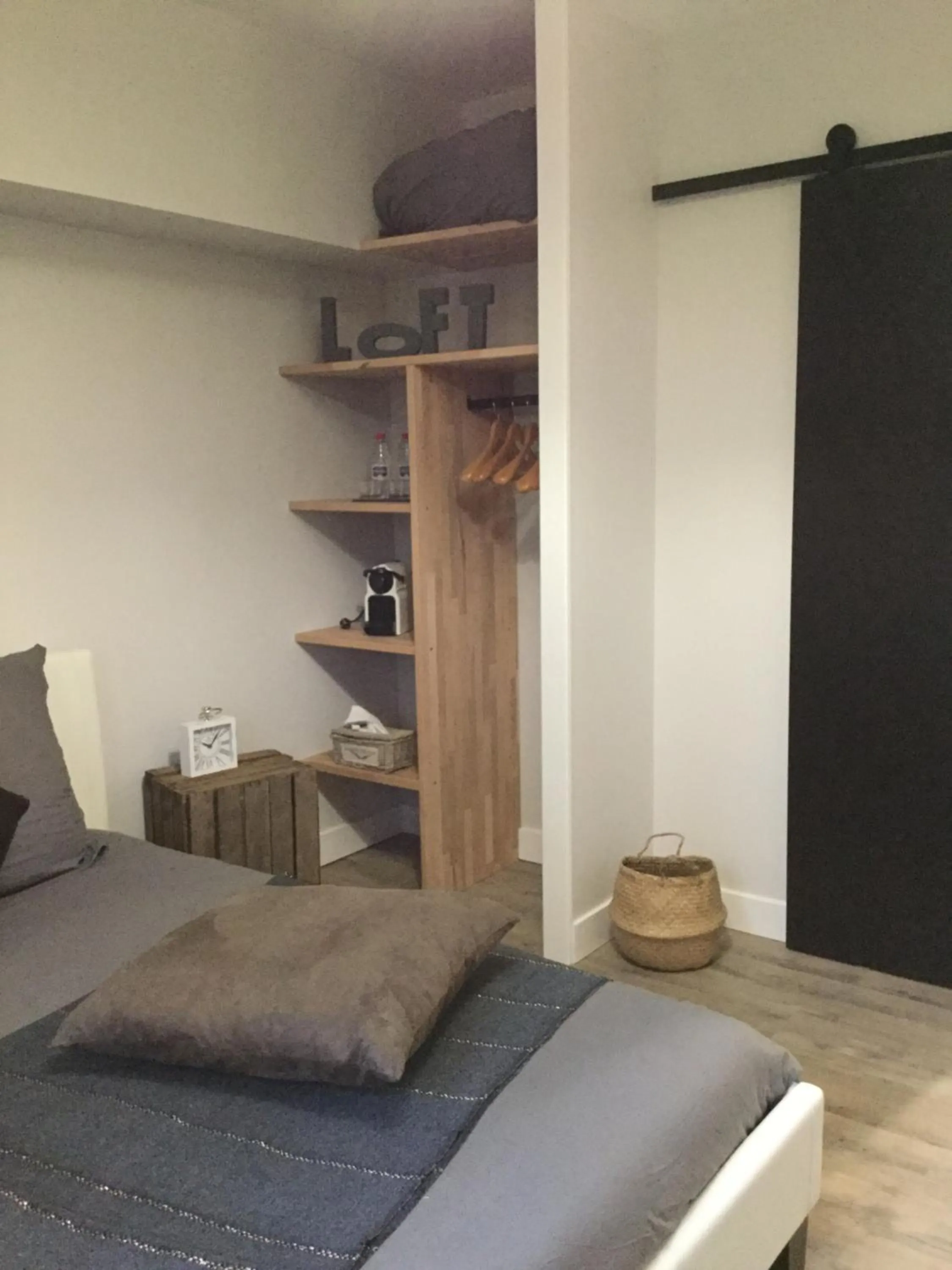 Photo of the whole room in La Maison des Eaux Claires