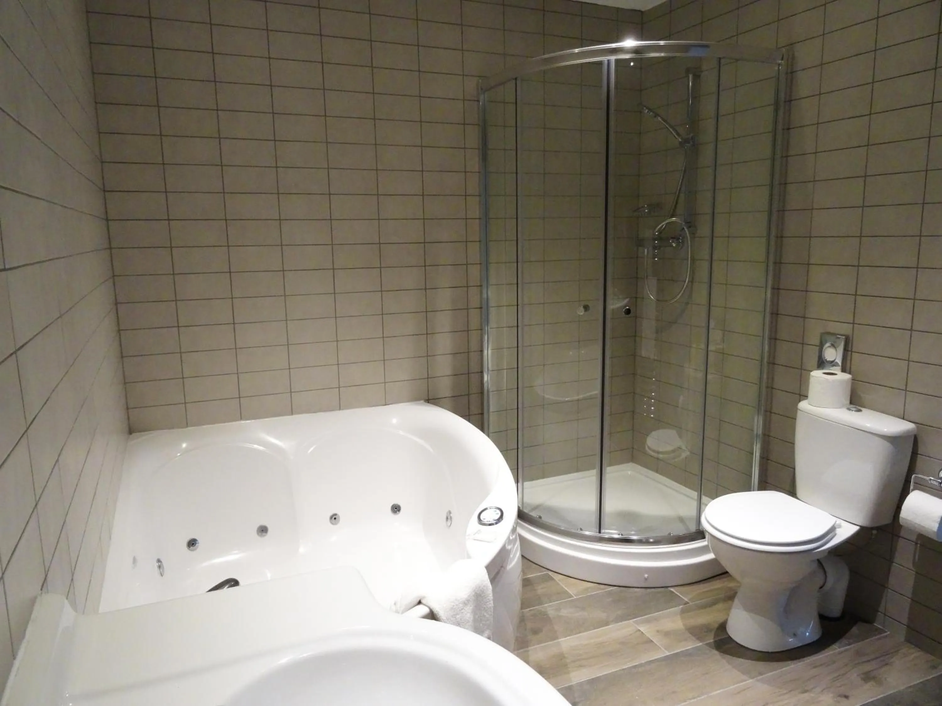 Shower in Roker Hotel BW Premier Collection