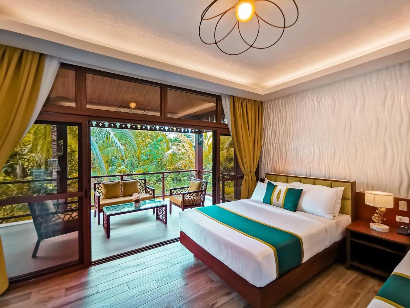 Photo of the whole room, Bed in Loboc River Resort