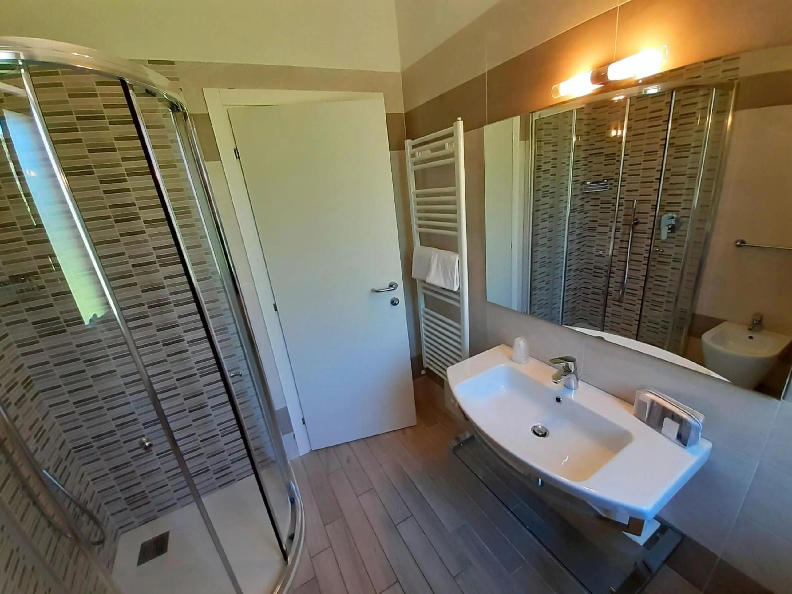 Shower in Park Hotel Val Di Monte ***S