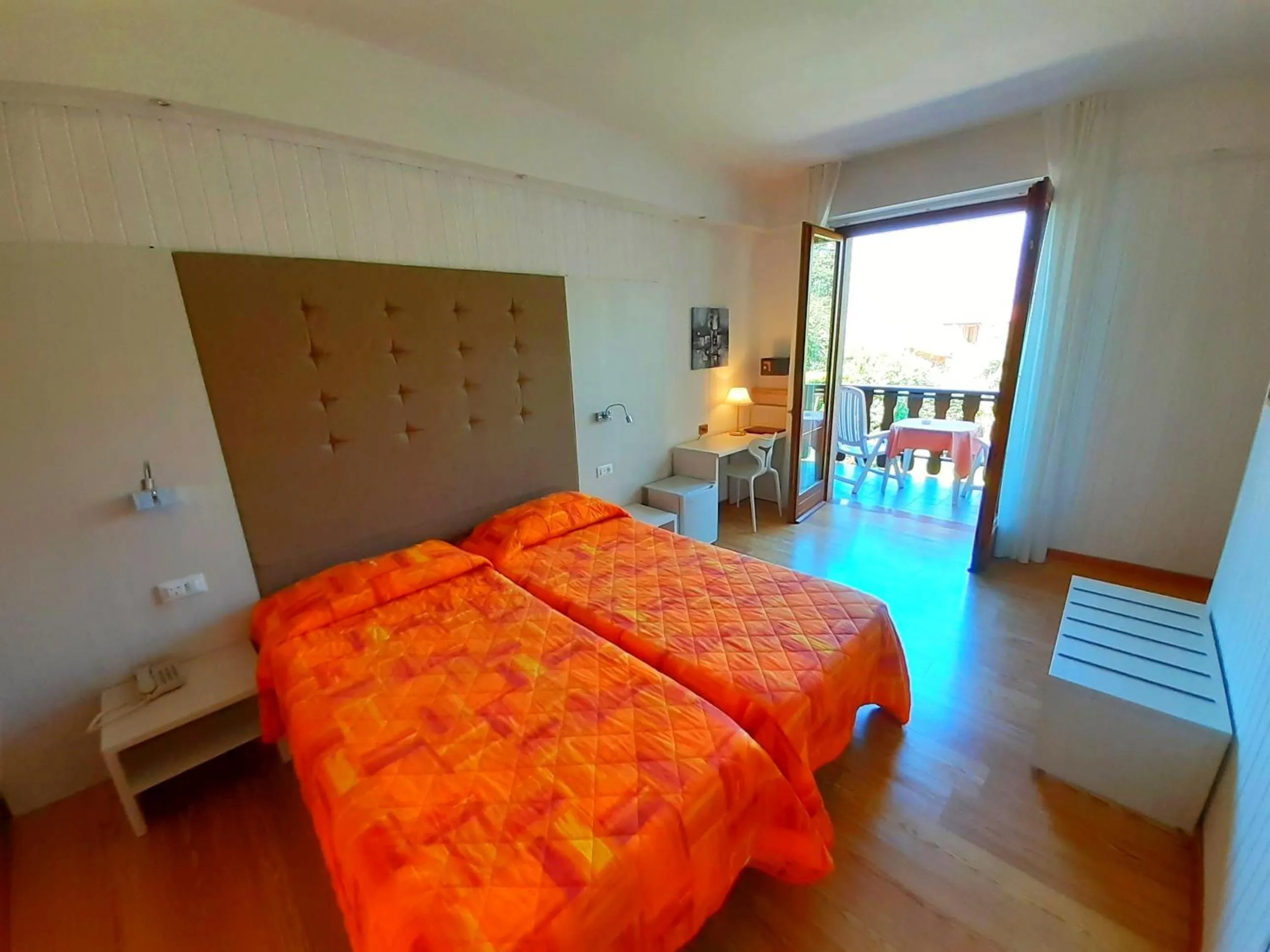 Photo of the whole room, Bed in Park Hotel Val Di Monte ***S