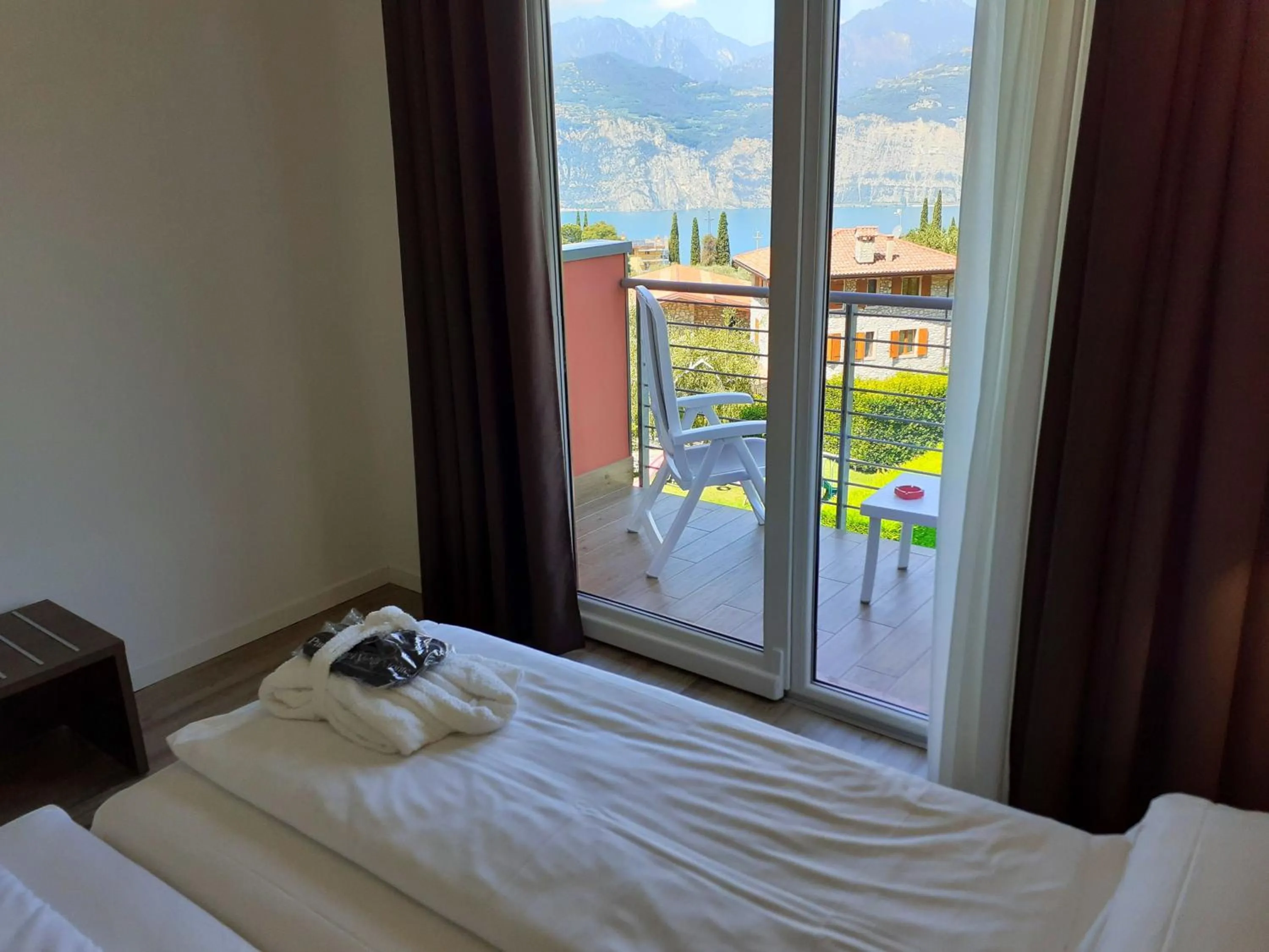 Balcony/Terrace, Bed in Park Hotel Val Di Monte ***S