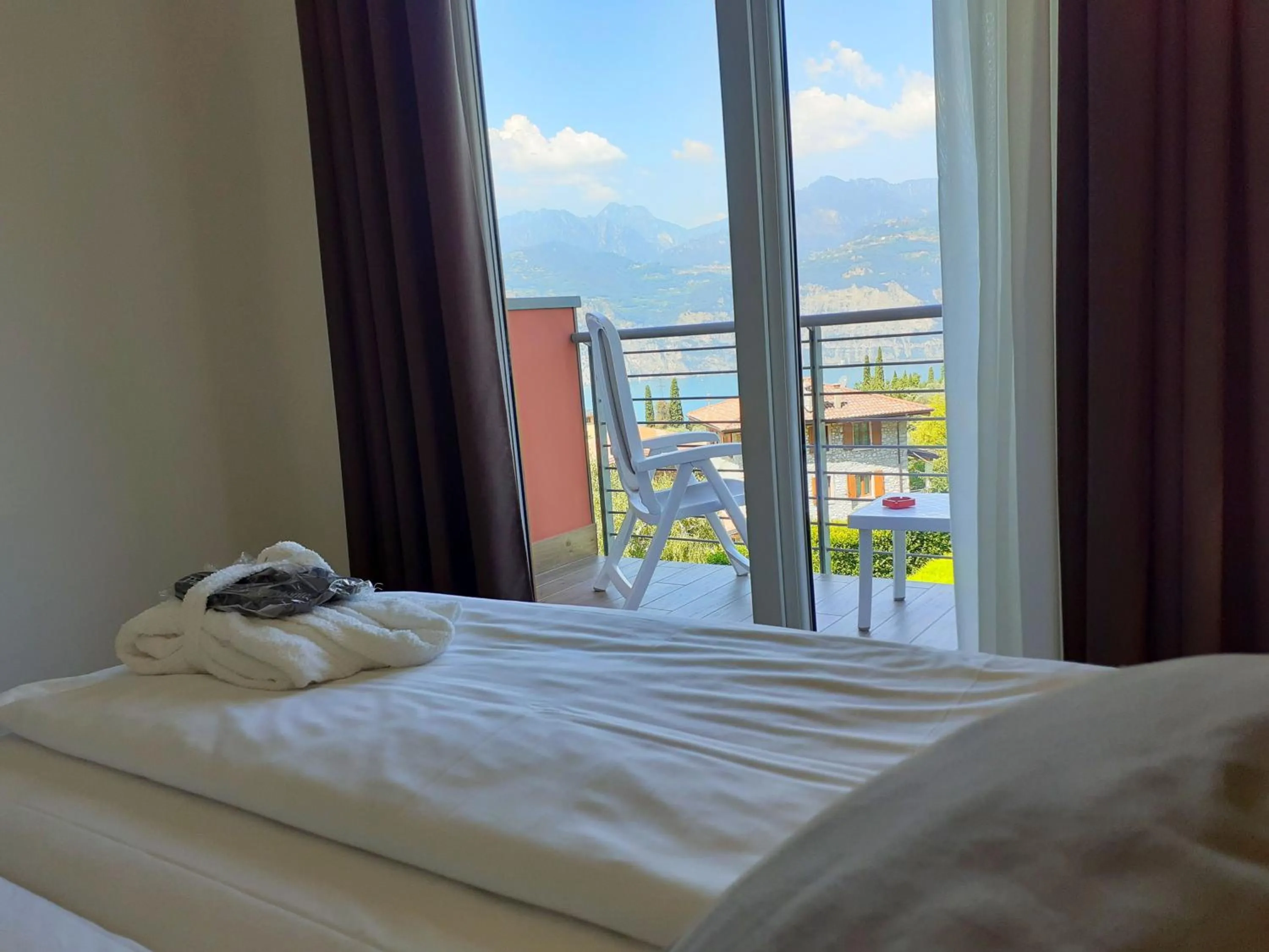 Balcony/Terrace, Bed in Park Hotel Val Di Monte ***S