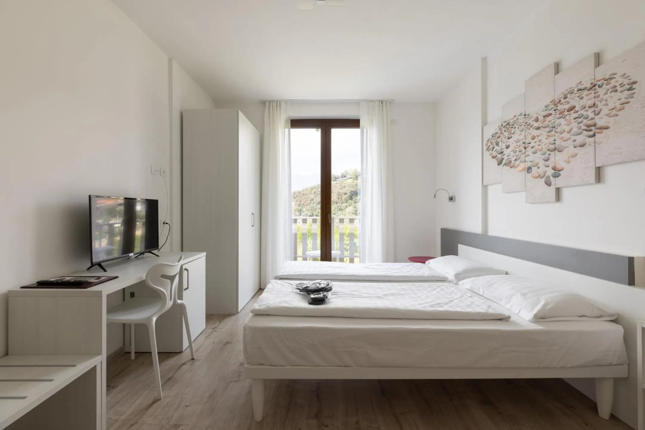 Photo of the whole room, Bed in Park Hotel Val Di Monte ***S