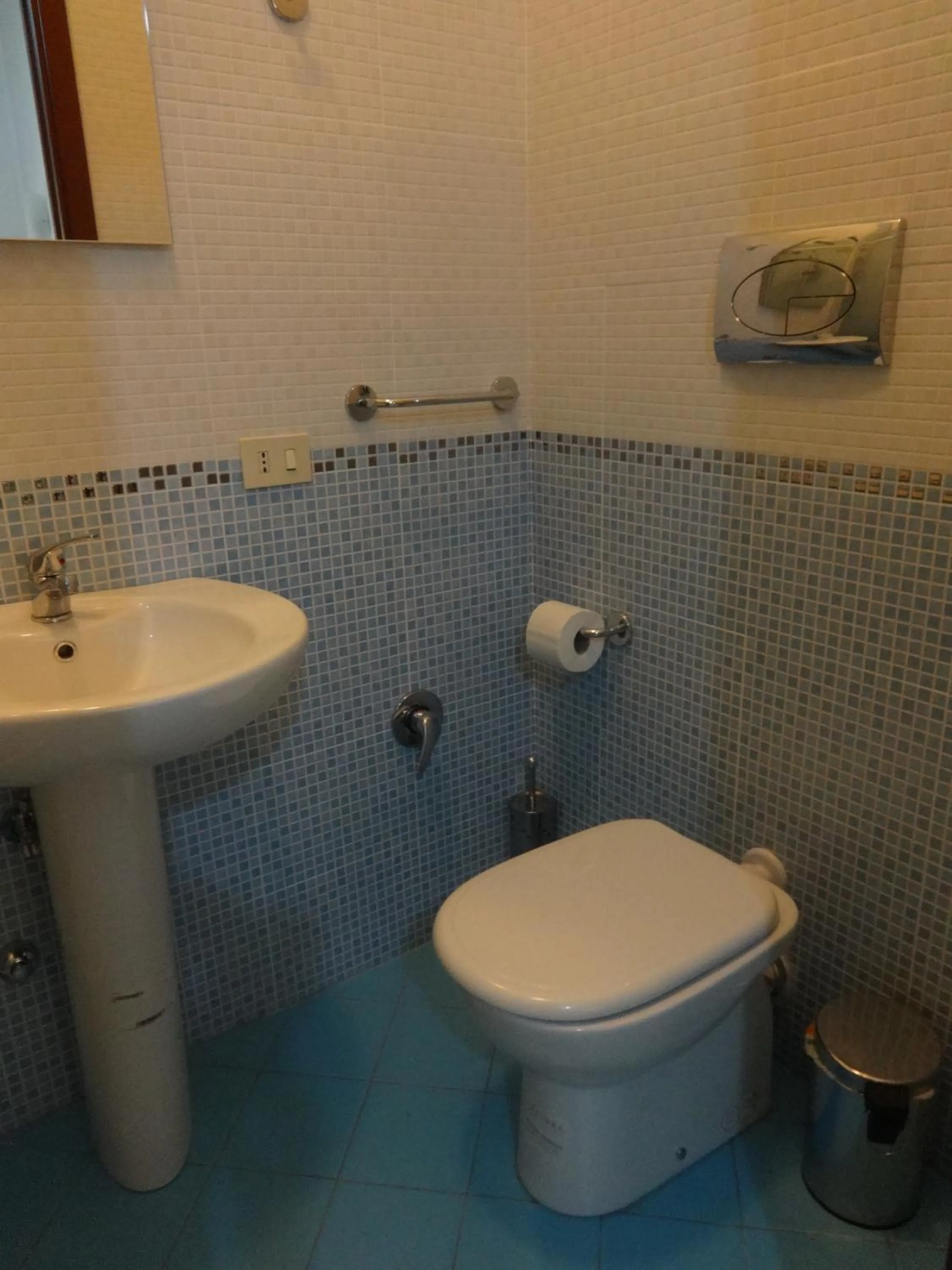 Bathroom in B&B Twins