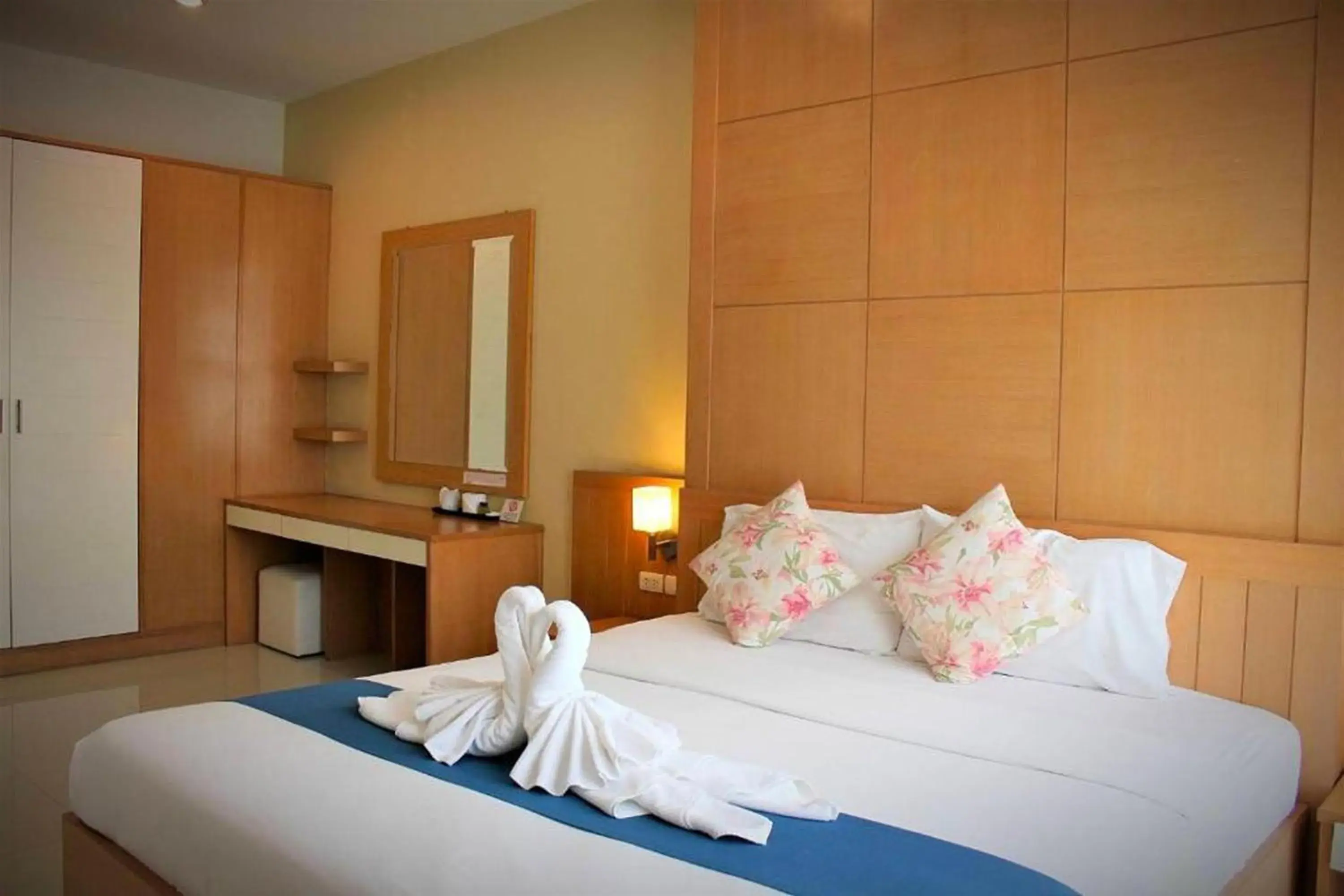 One-Bedroom Suite in The Icon Place 1 @ Central Pattaya One-Bedroom Suite in The Icon Place 1 @ Central Pattaya