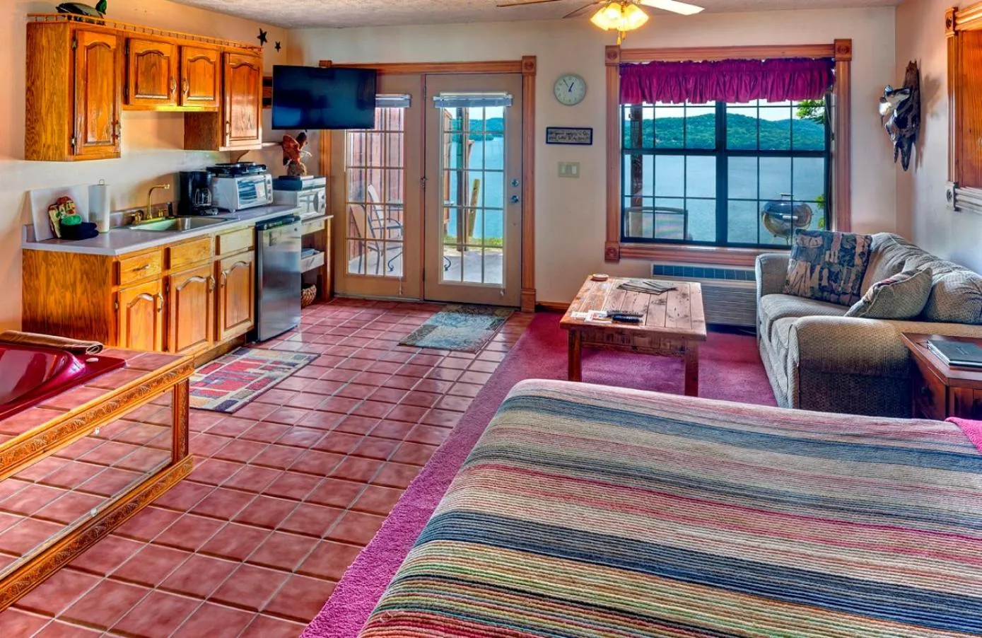 TV and multimedia in Sugar Ridge Resort