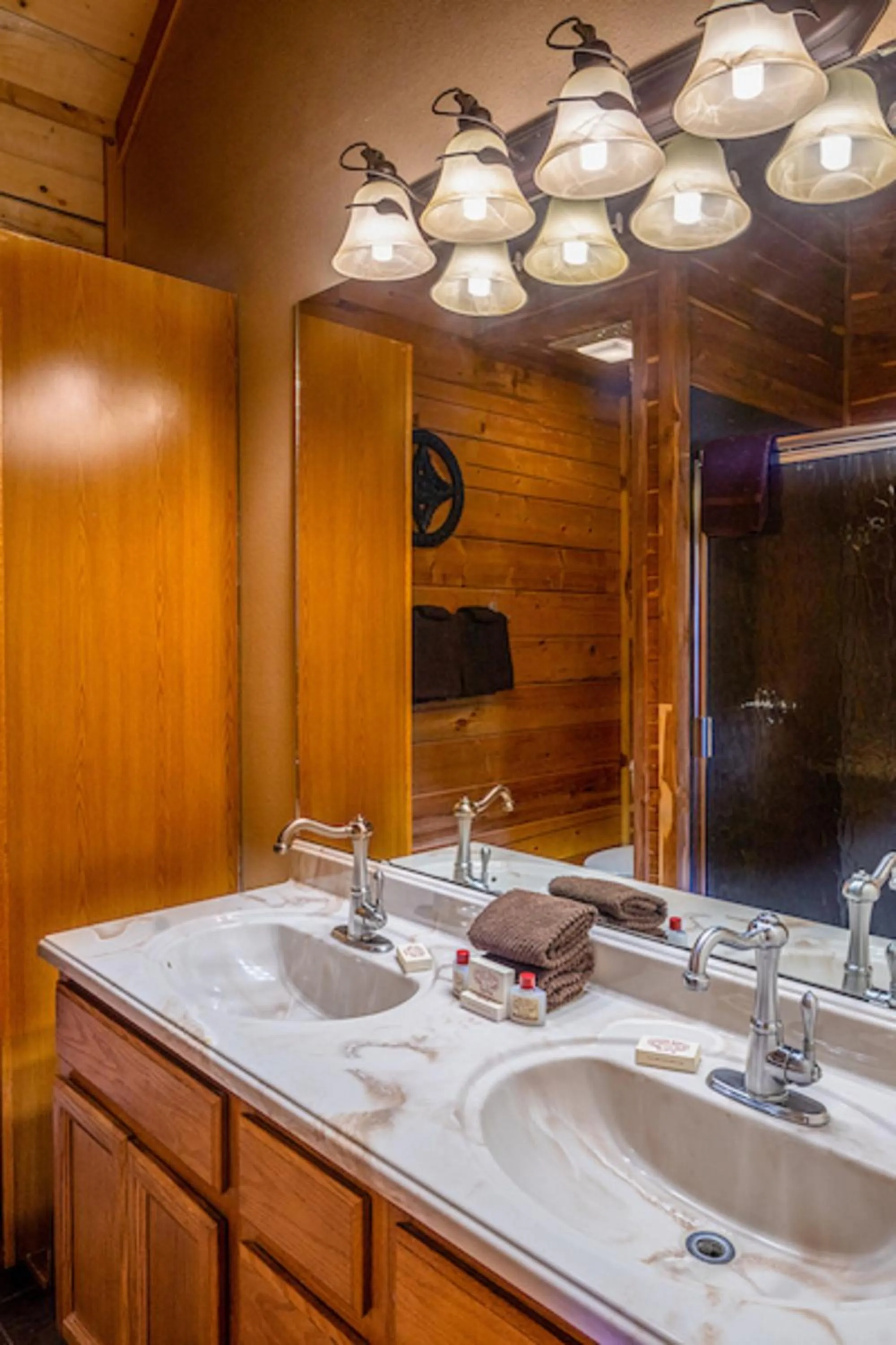 Shower in Sugar Ridge Resort