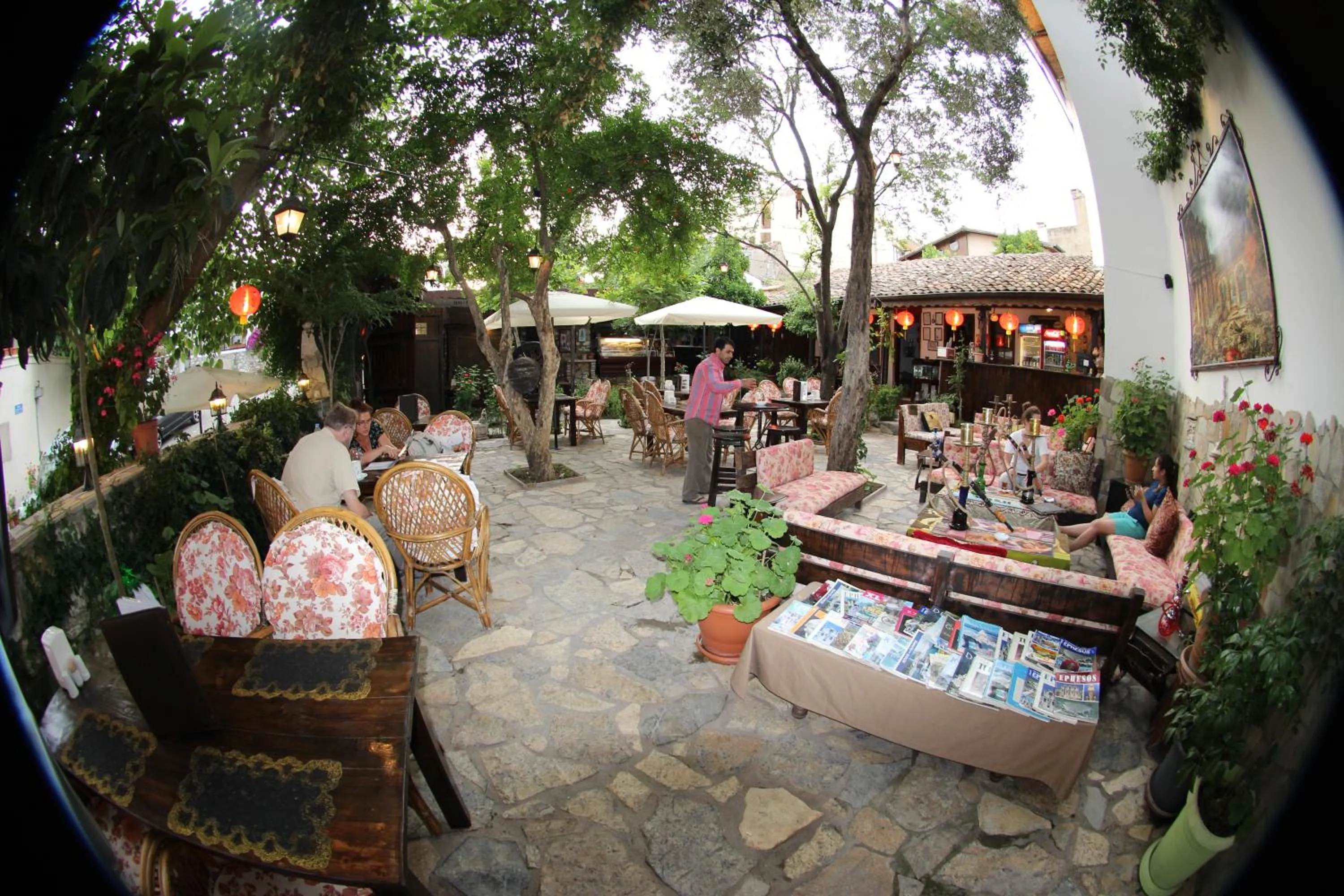 Restaurant/places to eat in Boomerang Guest House