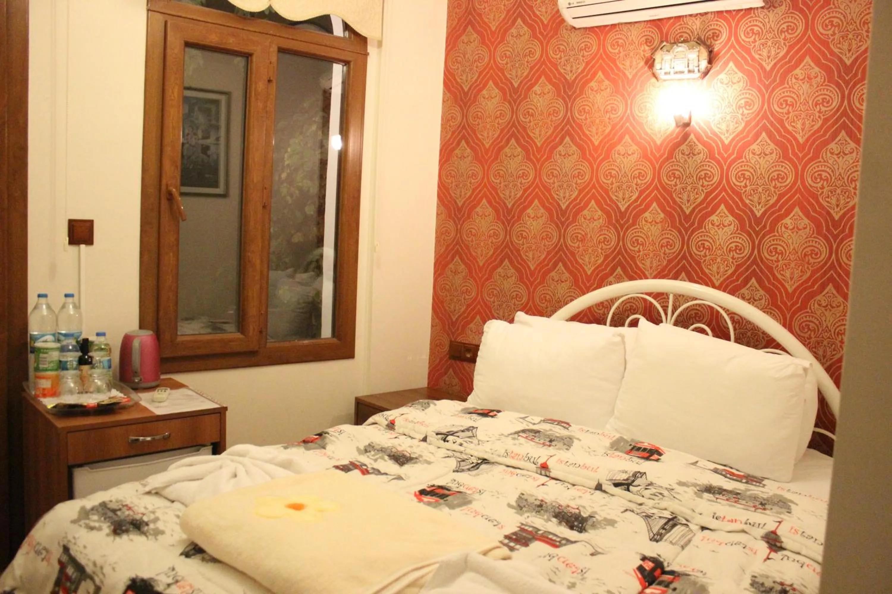 Bed in Boomerang Guest House