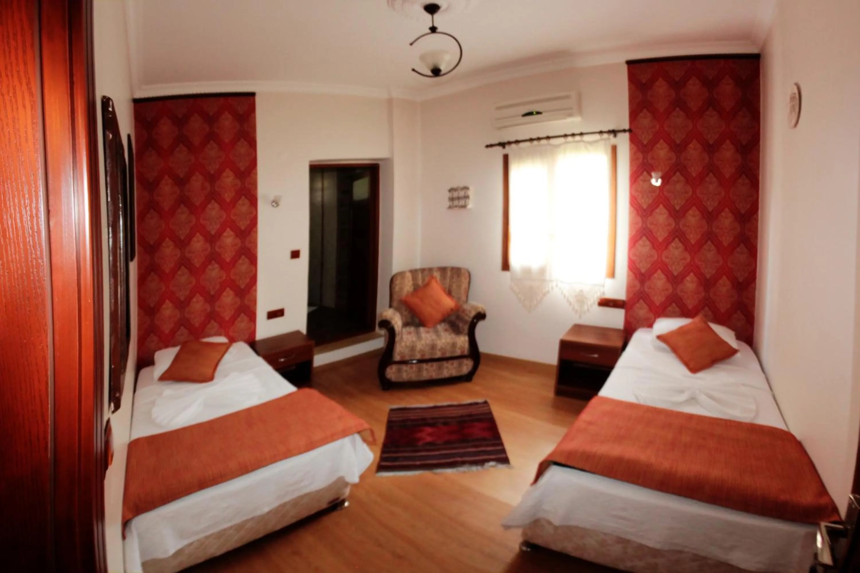 Standard Twin Room in Boomerang Guest House