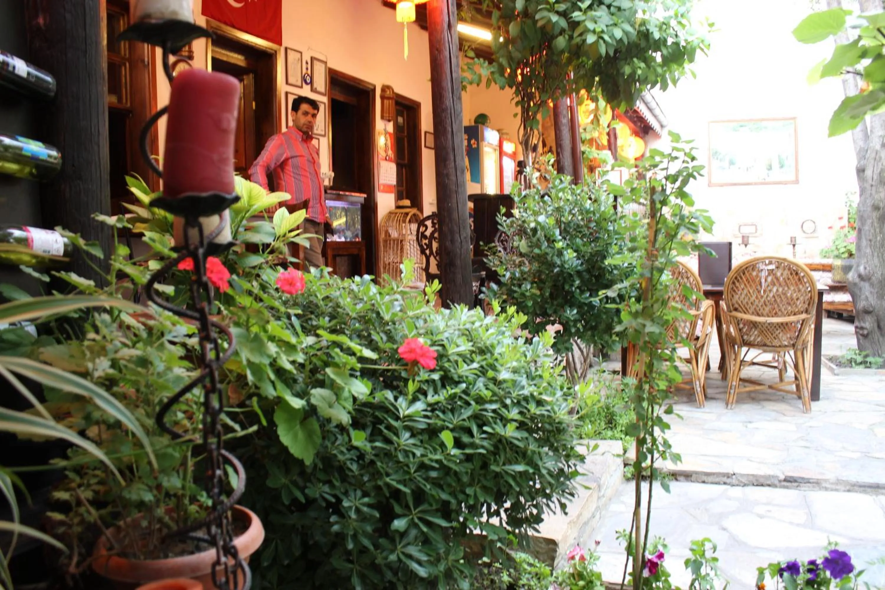 Restaurant/places to eat in Boomerang Guest House