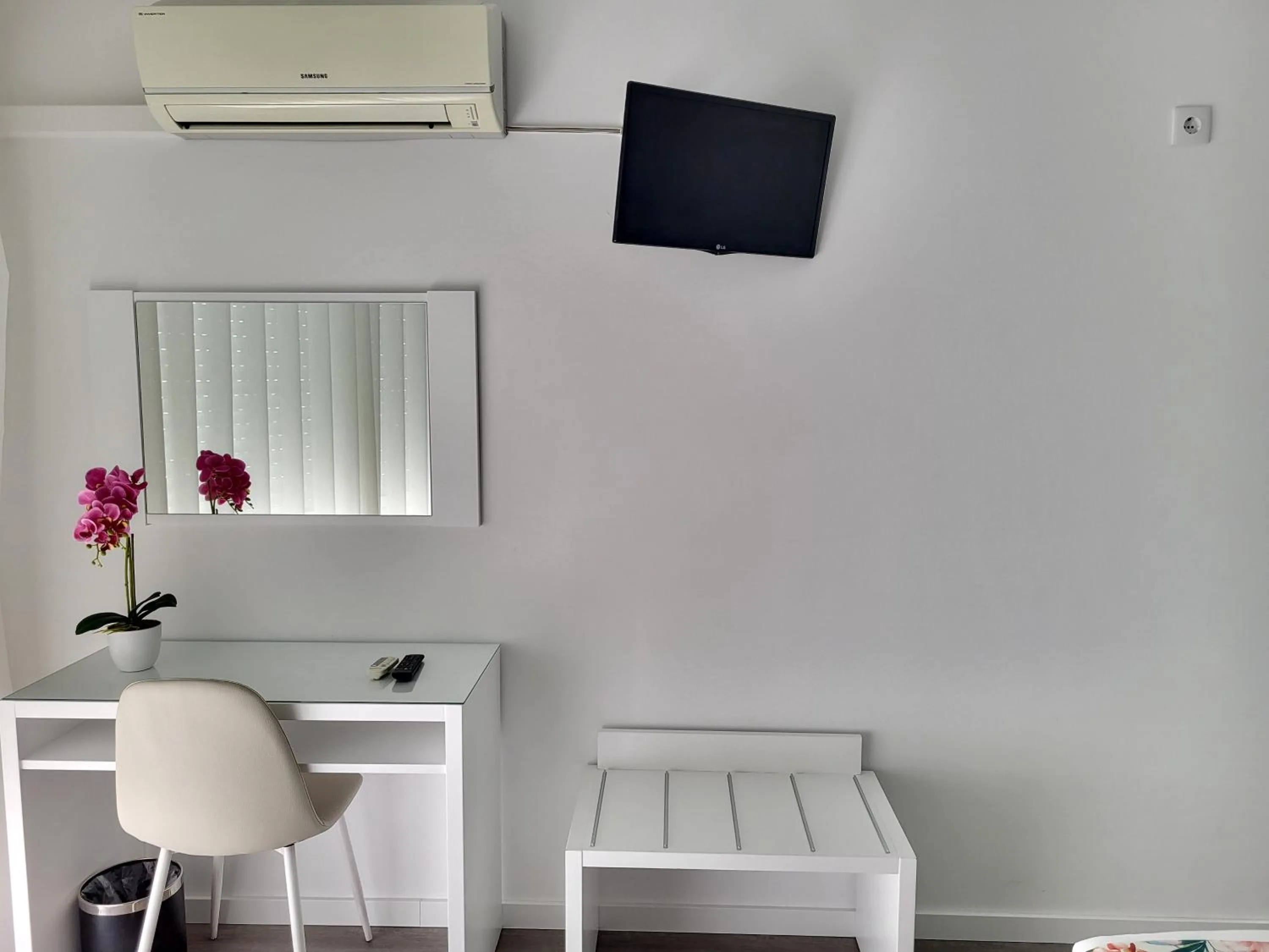 TV and multimedia in Hotel Ancora Mar