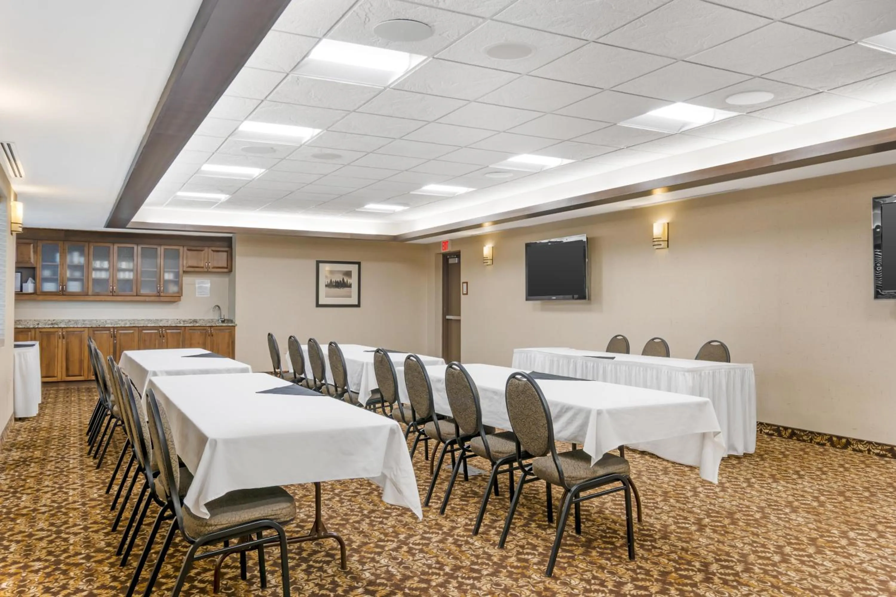 Meeting/conference room in Best Western Plus Dryden Hotel and Conference Centre