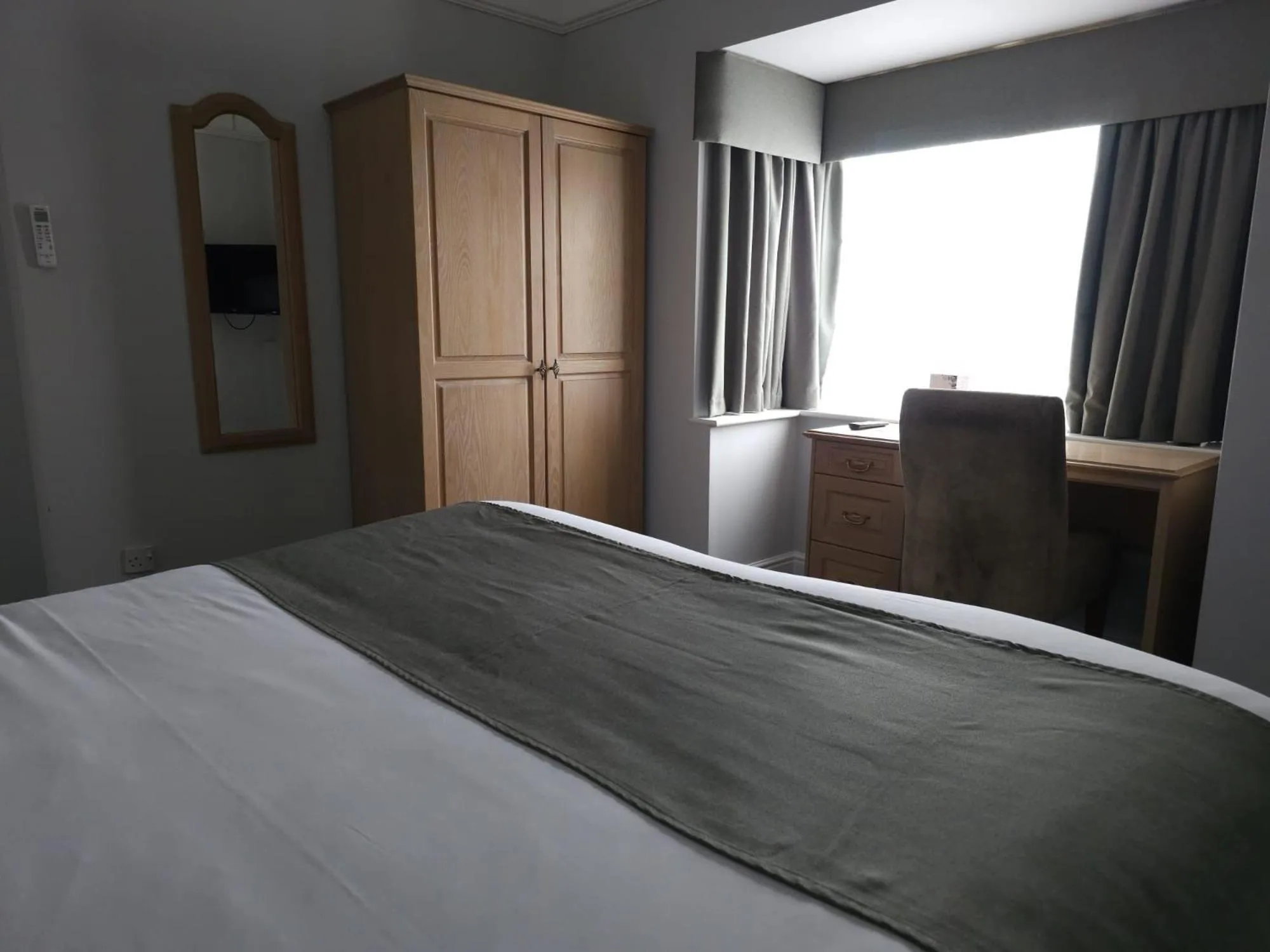 Bedroom, Bed in Lion Hotel