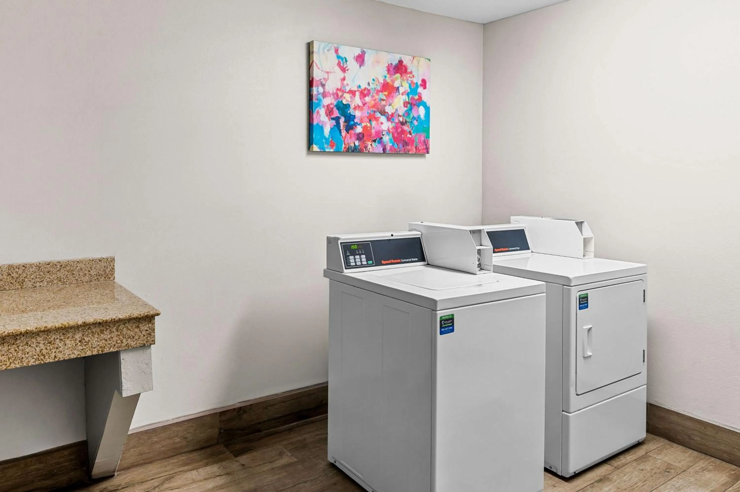 laundry in Best Western Presidential Hotel & Suites