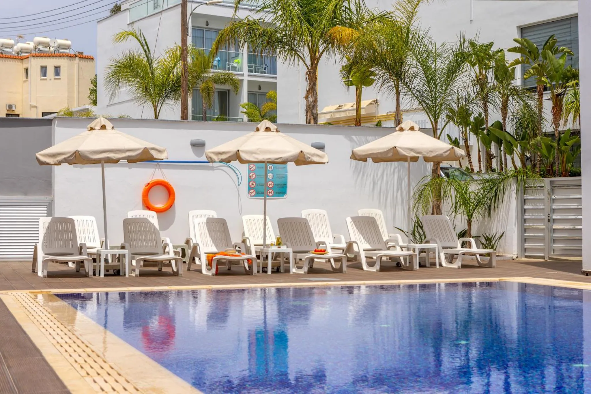 Swimming pool in Milea Hotel