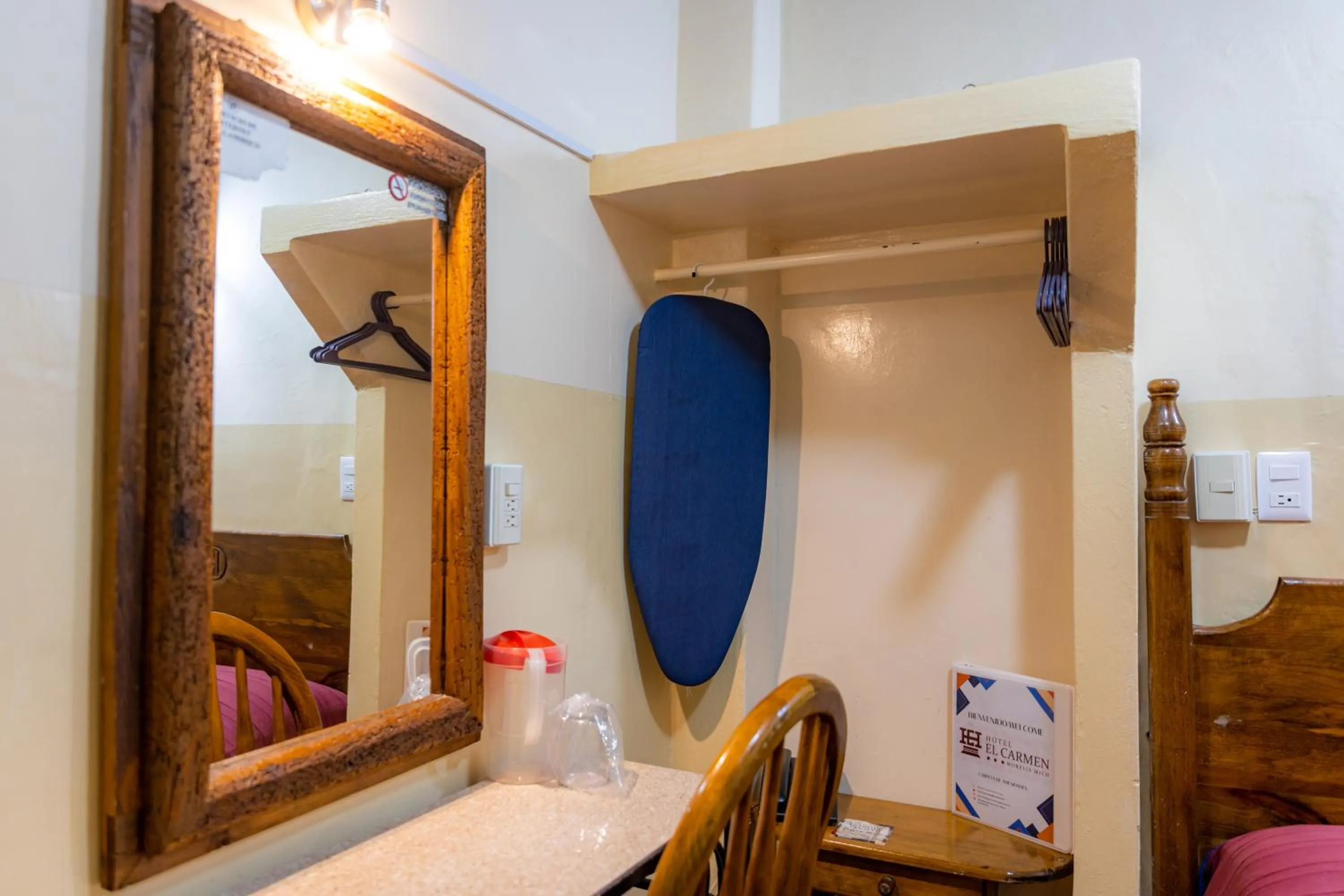 Photo of the whole room, Bed in Hotel el Carmen, Morelia