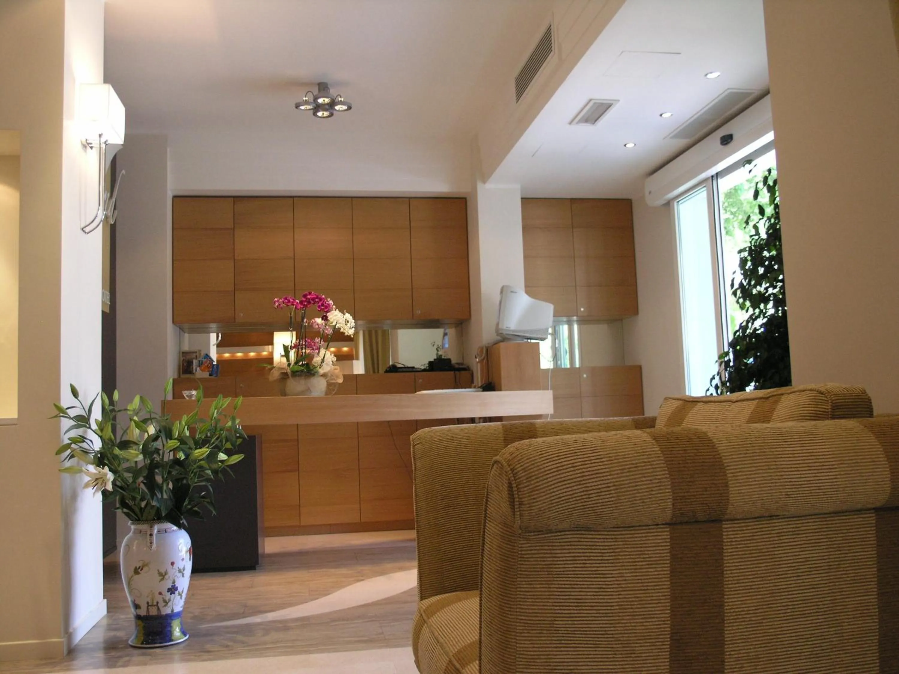 Lobby or reception in Aparthotel England