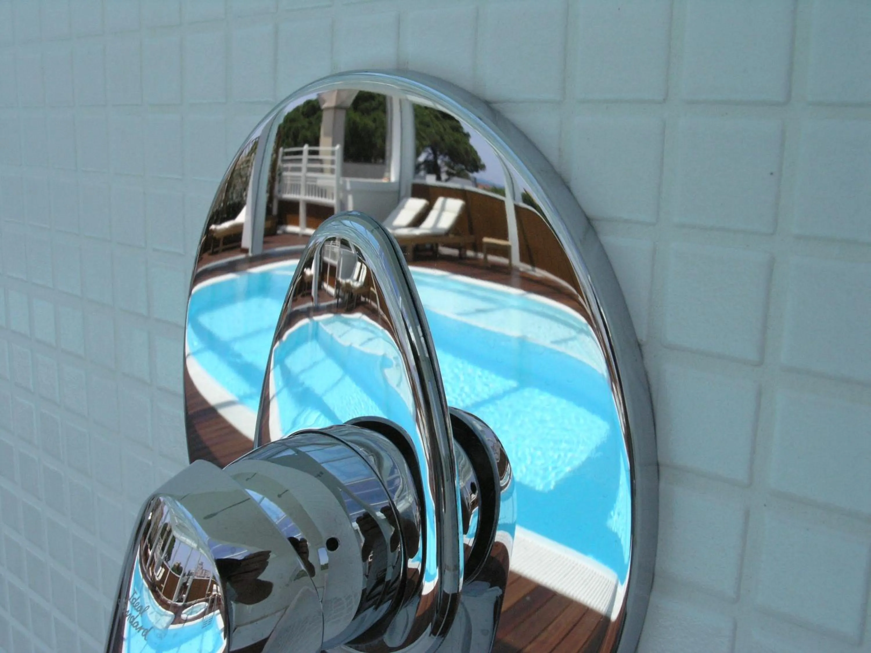 Swimming pool in Aparthotel England