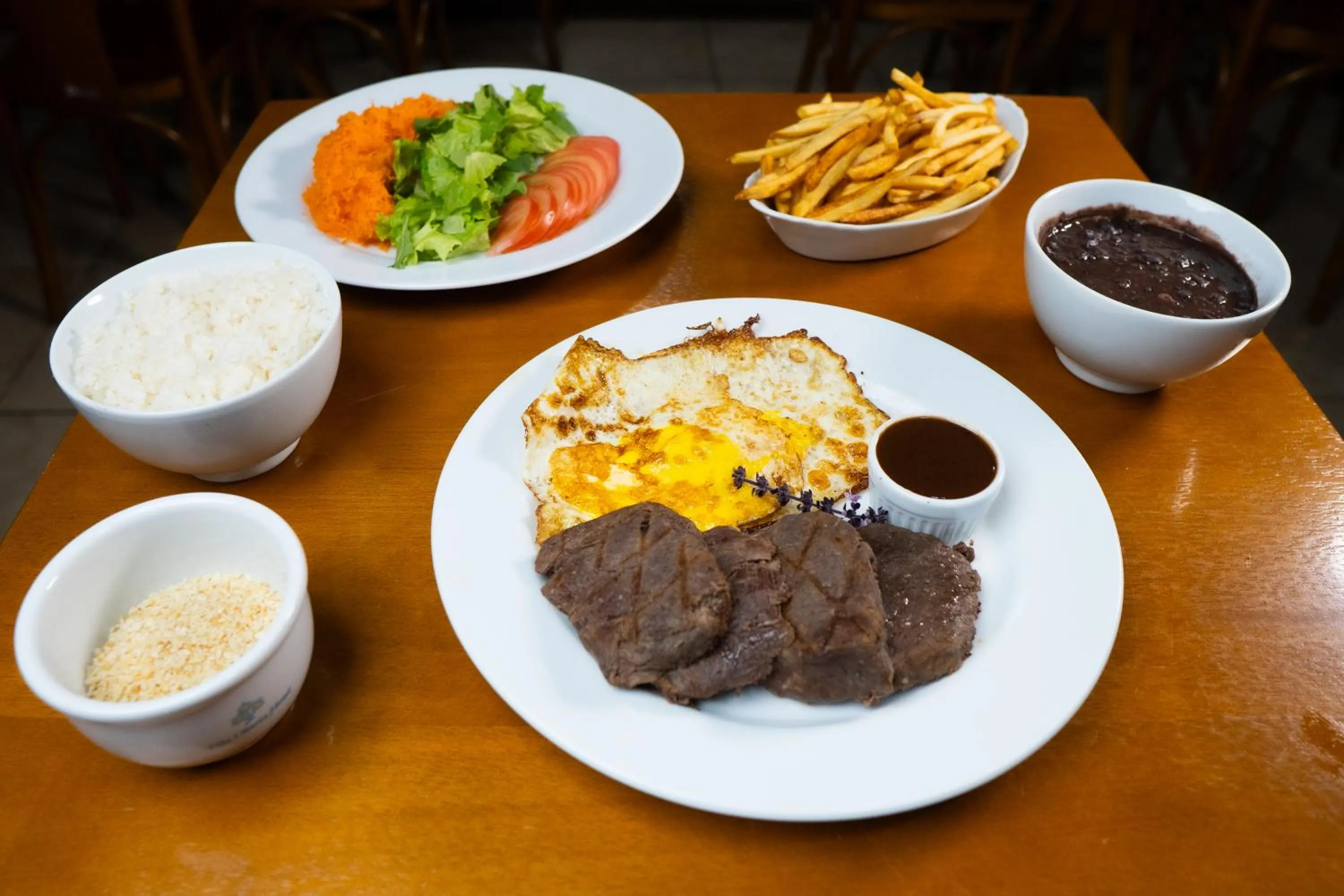 Restaurant/places to eat in Vila Olaria Hotel