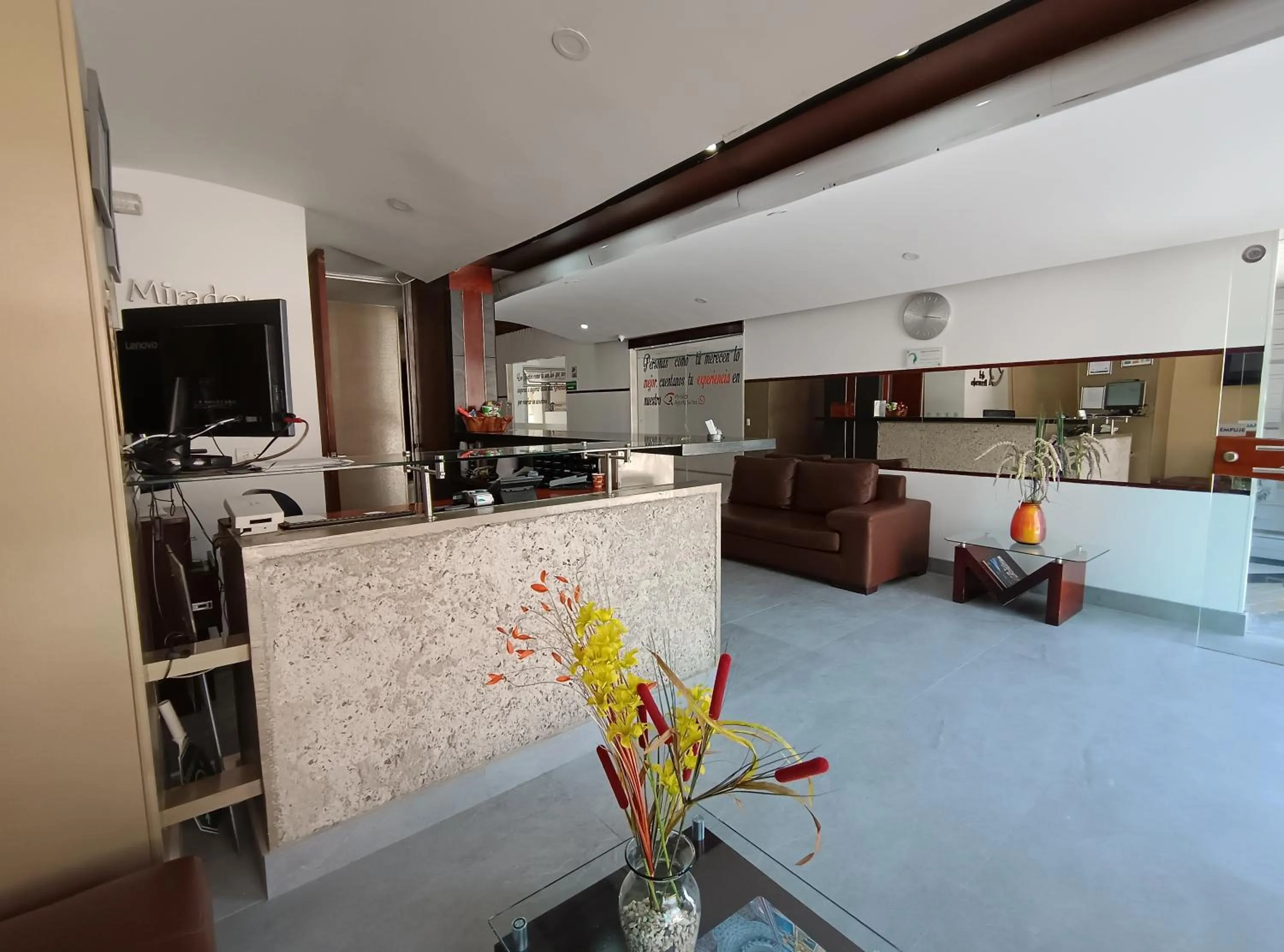 Lobby or reception in Aparta-Suites Mirador del Recuerdo
