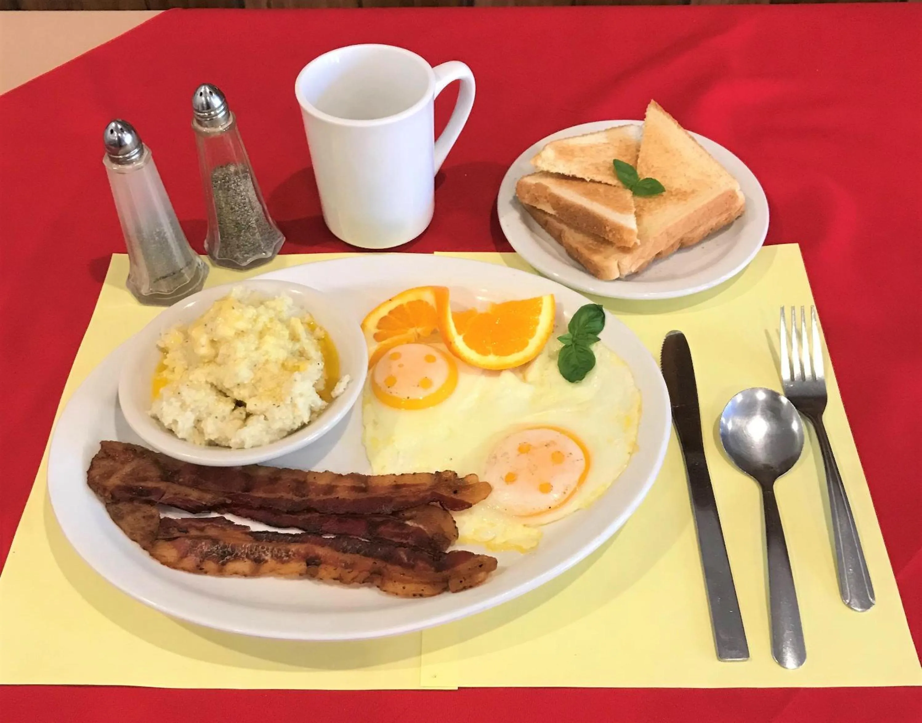 Breakfast in Best Western Crossroads Inn