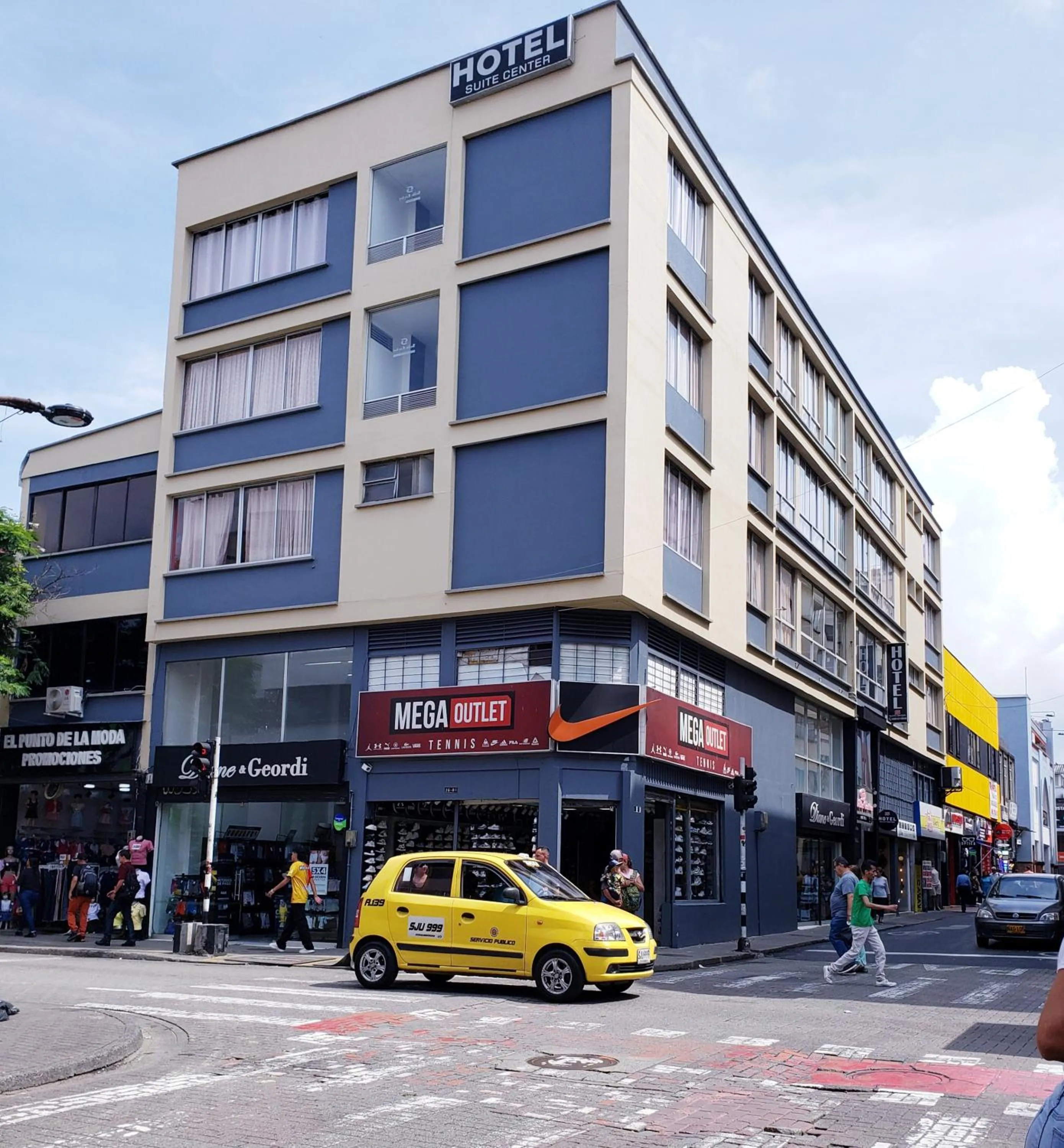 Property building in Hotel Suite Center Pereira