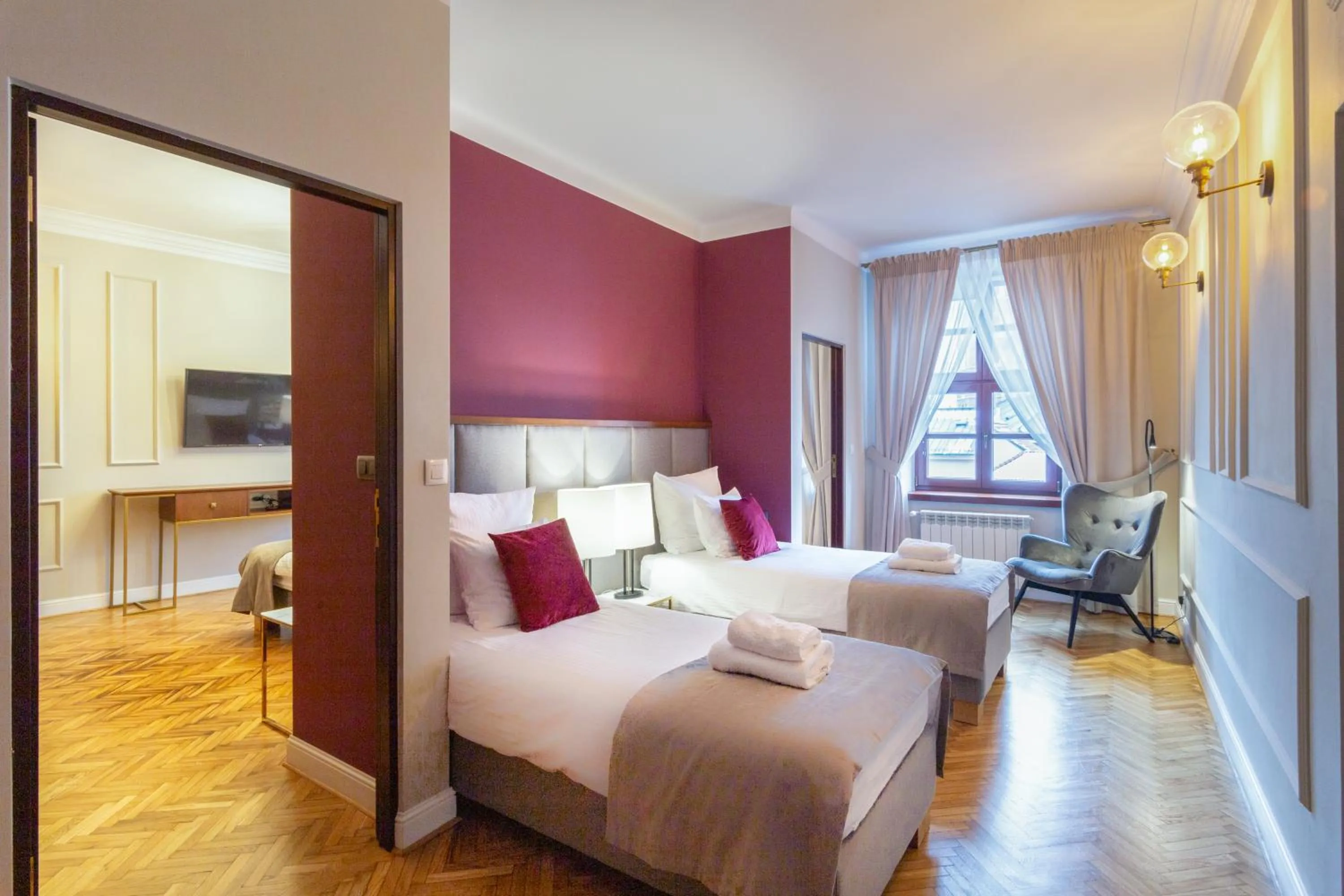 Bedroom, Bed in MR 3 Apartments