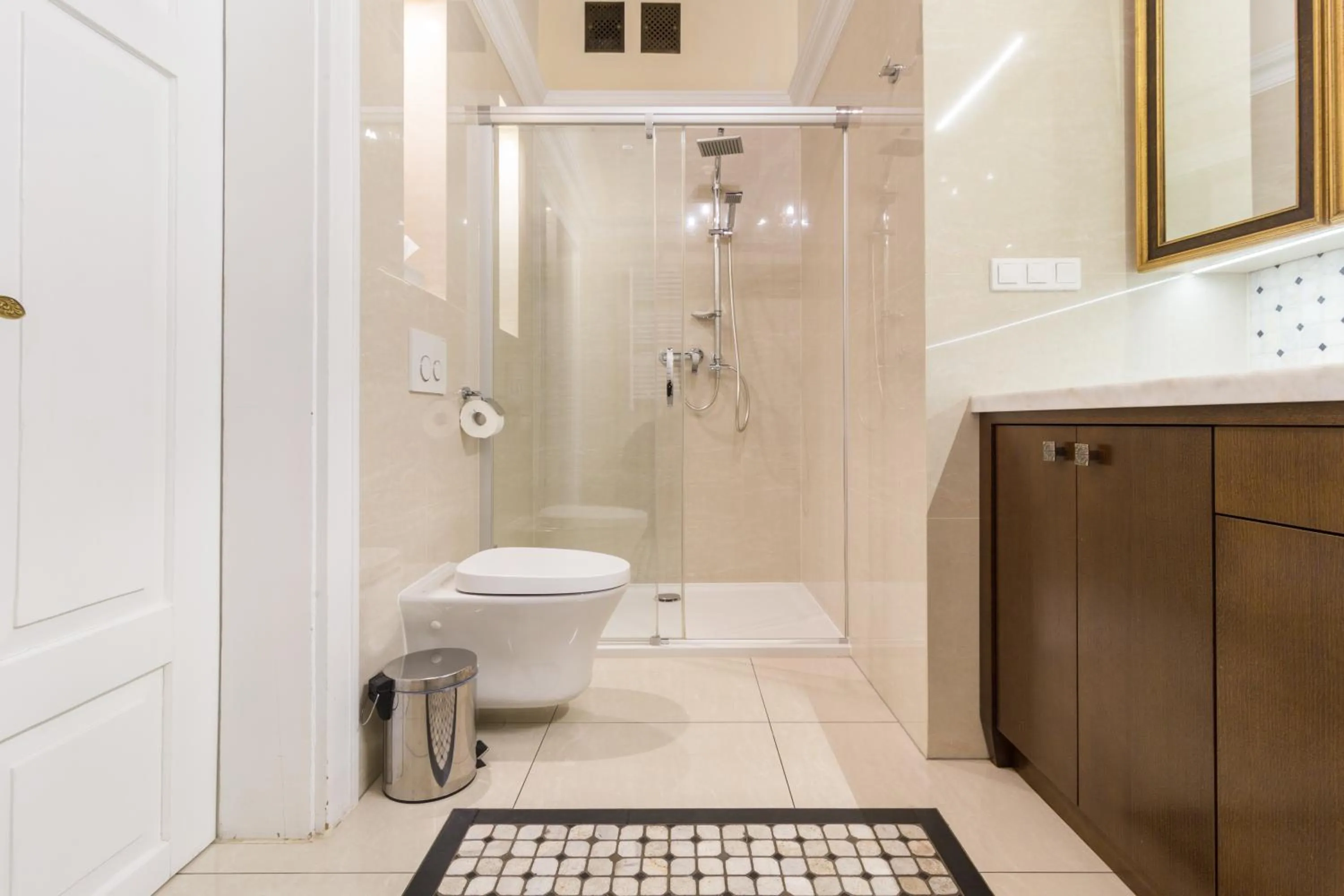 Bathroom in MR 3 Apartments