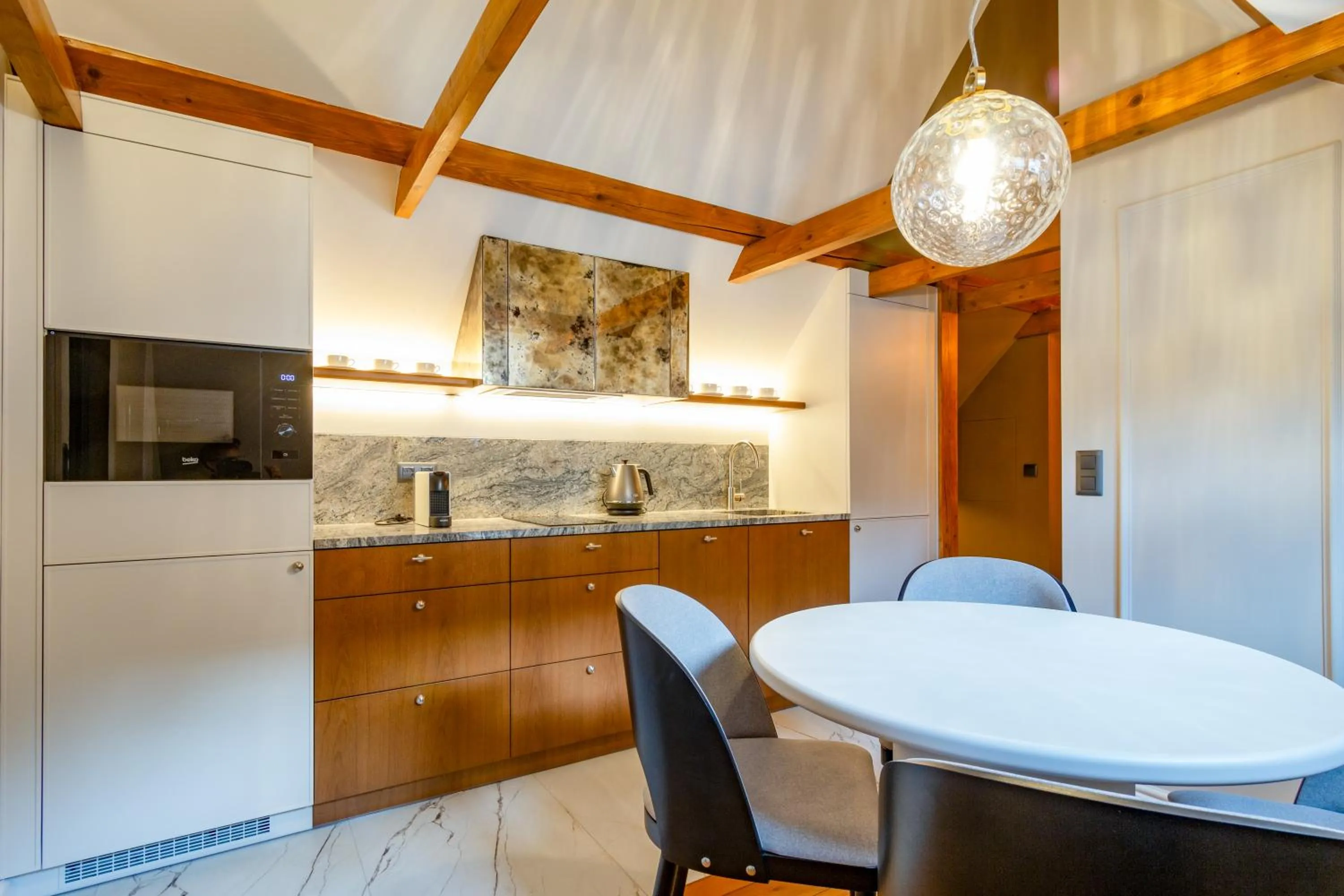 Kitchen or kitchenette in MR 3 Apartments