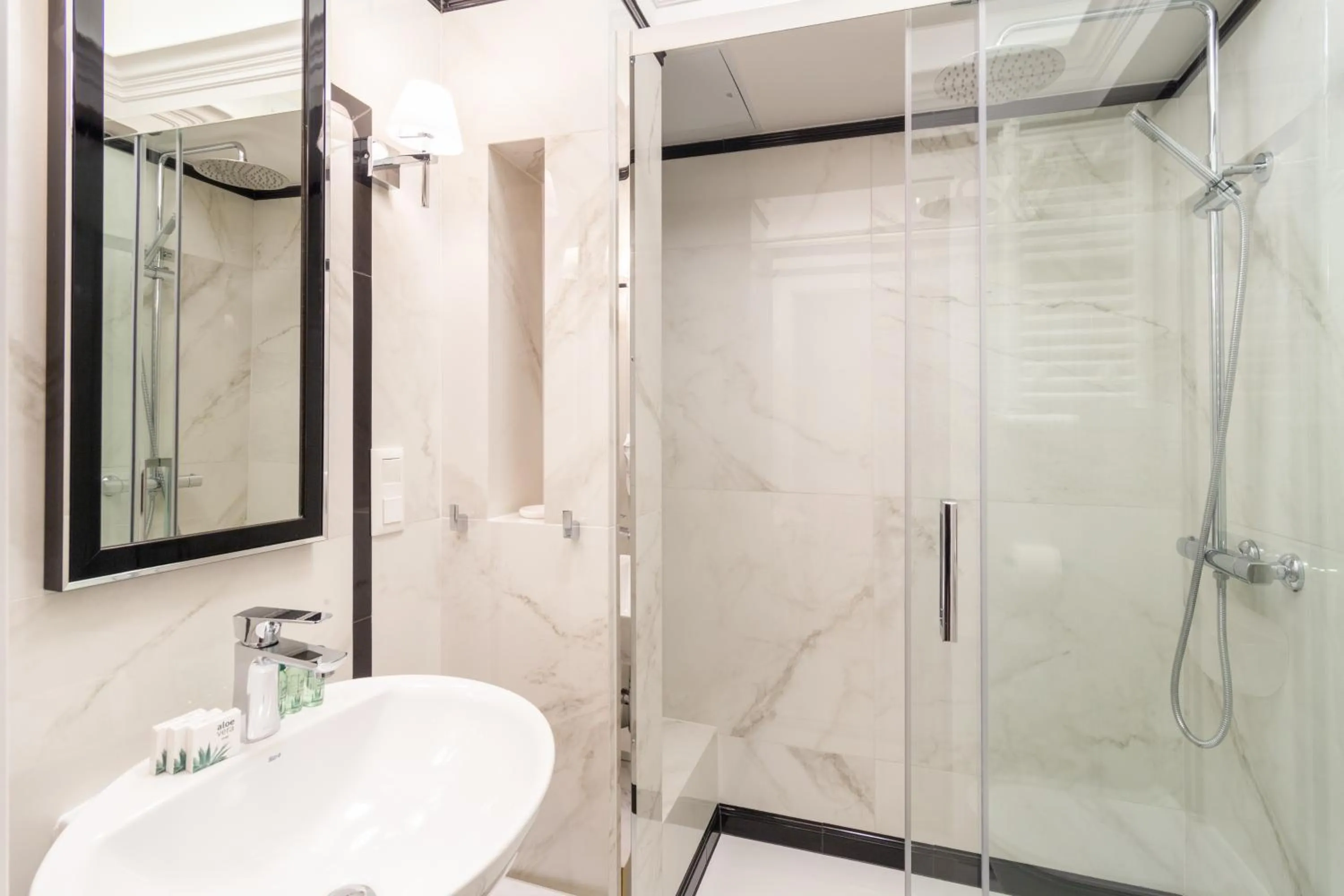 Bathroom in MR 3 Apartments