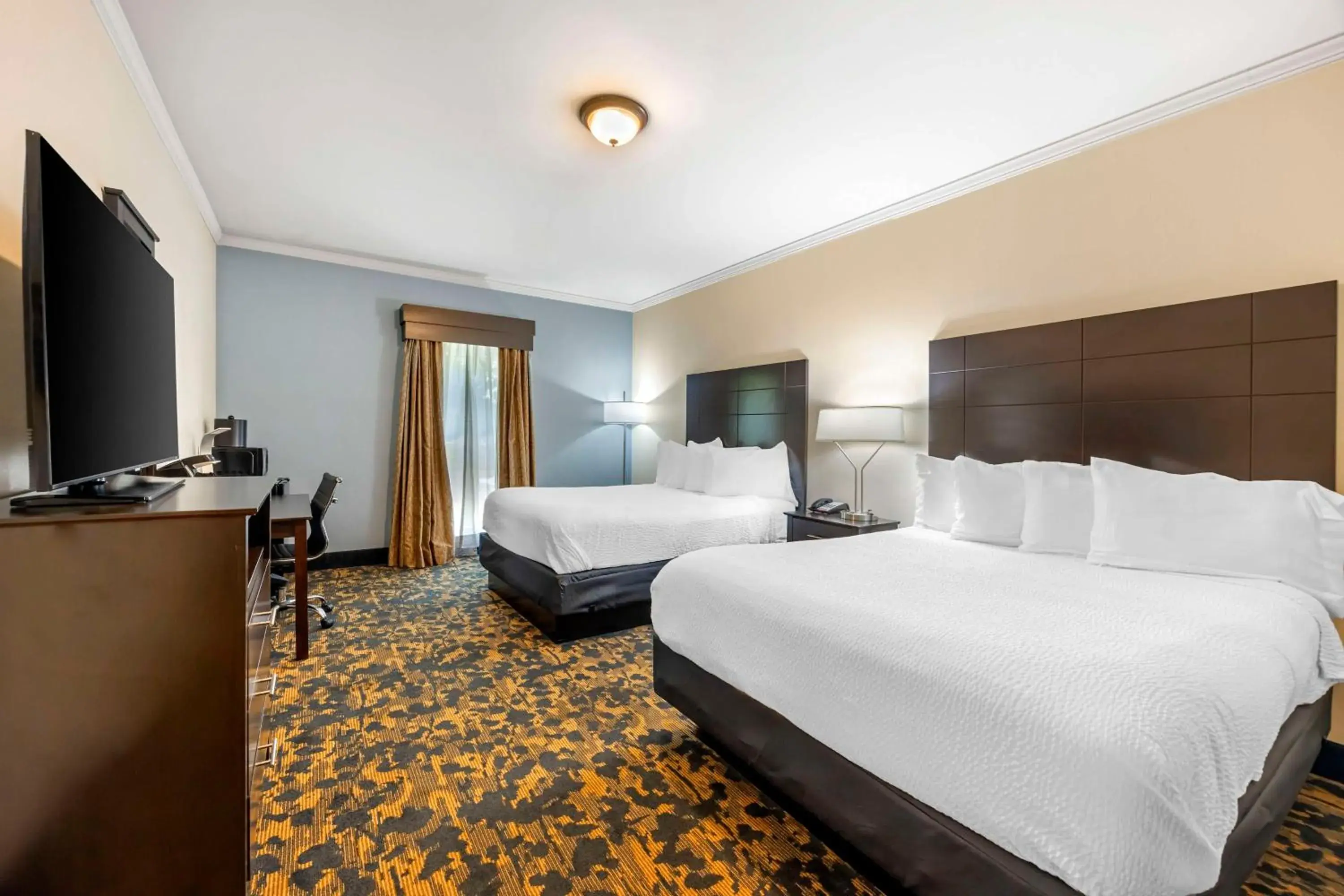 Queen Room with Two Queen Beds - Non-Smoking in Best Western Brentwood Queen Room with Two Queen Beds - Non-Smoking in Best Western Brentwood