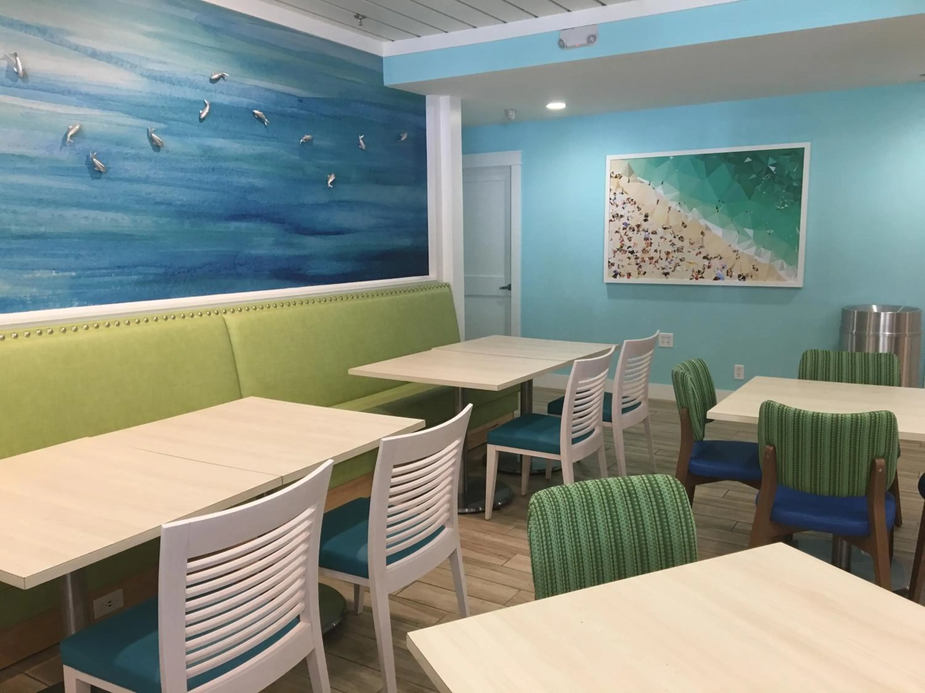 Dining area in Palmera Inn and Suites