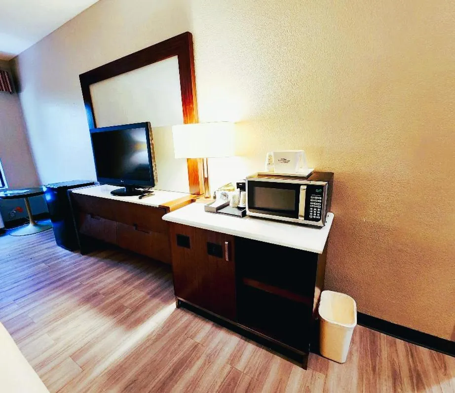 Baymont by Wyndham Hinesville Fort Stewart Area