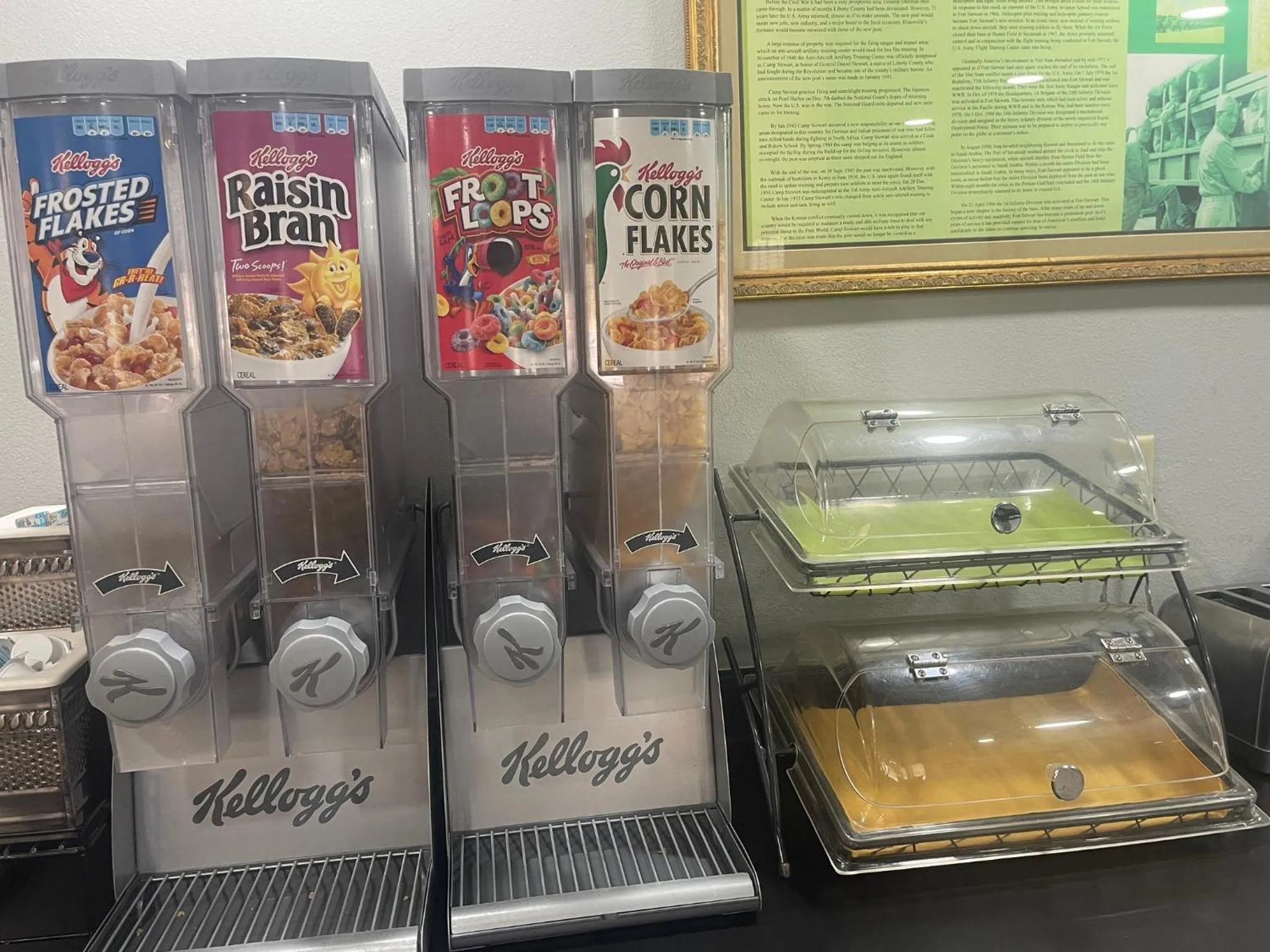 Breakfast in Red Roof Inn & Suites Hinesville